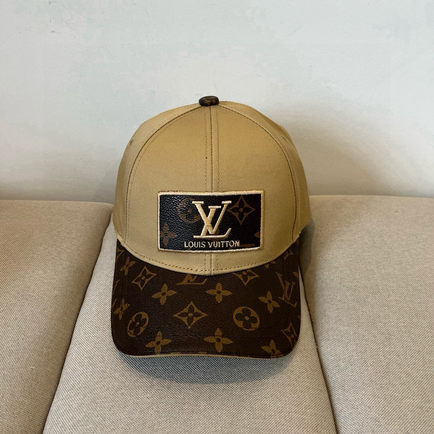 🧢路易威登棒球帽 LouisVuitton😍新款LV棒球帽，重工打造♥️高端大气，百搭款🤗男女通用！跑量