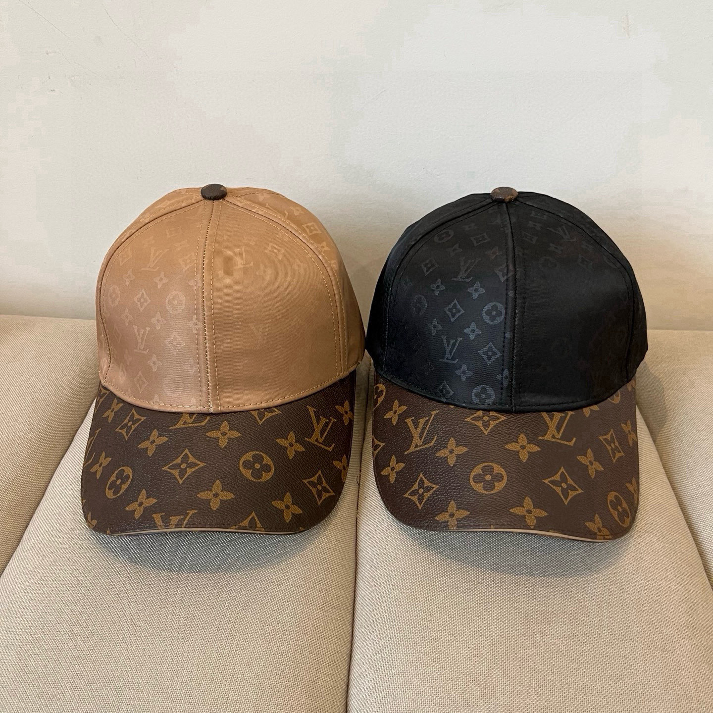 🧢路易威登棒球帽 LouisVuitton😍新款LV棒球帽，重工打造♥️高端大气，百搭款🤗男女通用！跑量