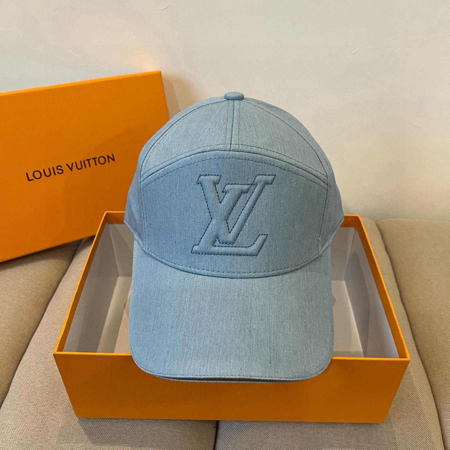 🧢路易威登棒球帽 LouisVuitton😍新款LV棒球帽，重工打造♥️高端大气，百搭款🤗男女通用！跑量