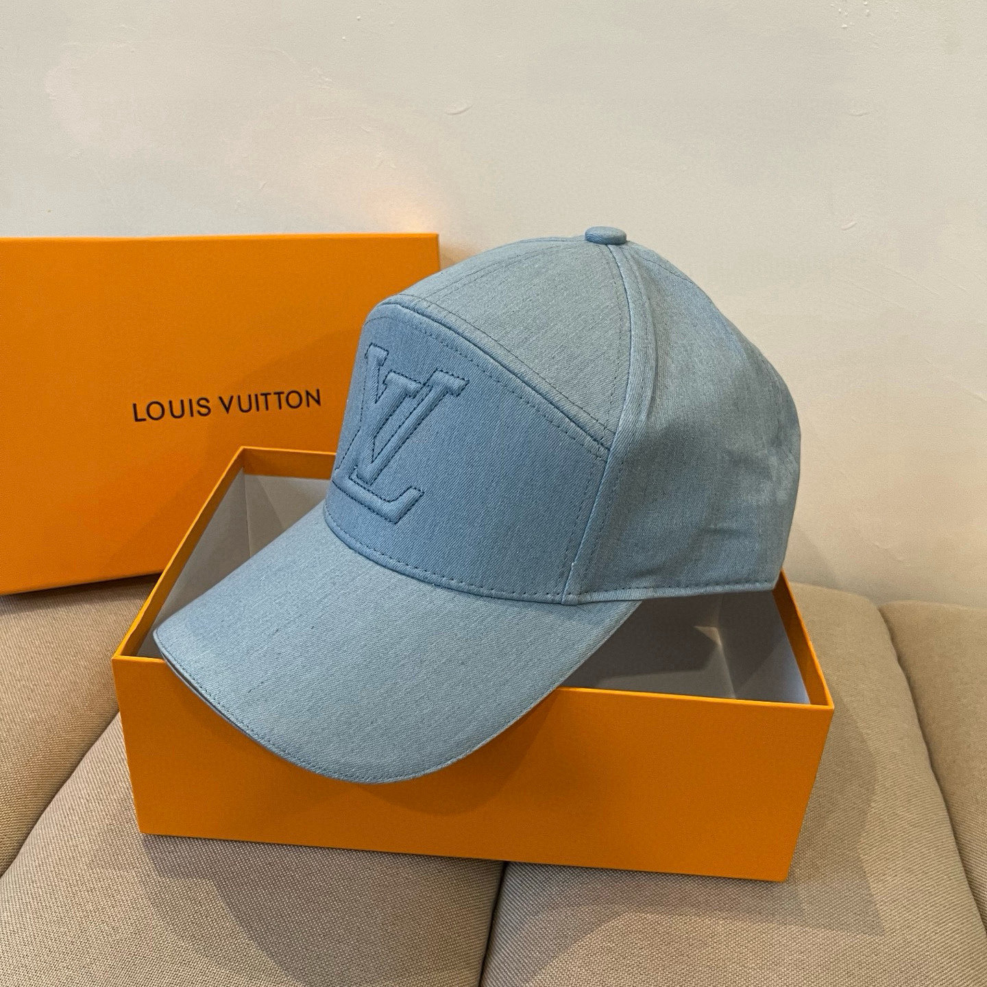 🧢路易威登棒球帽 LouisVuitton😍新款LV棒球帽，重工打造♥️高端大气，百搭款🤗男女通用！跑量