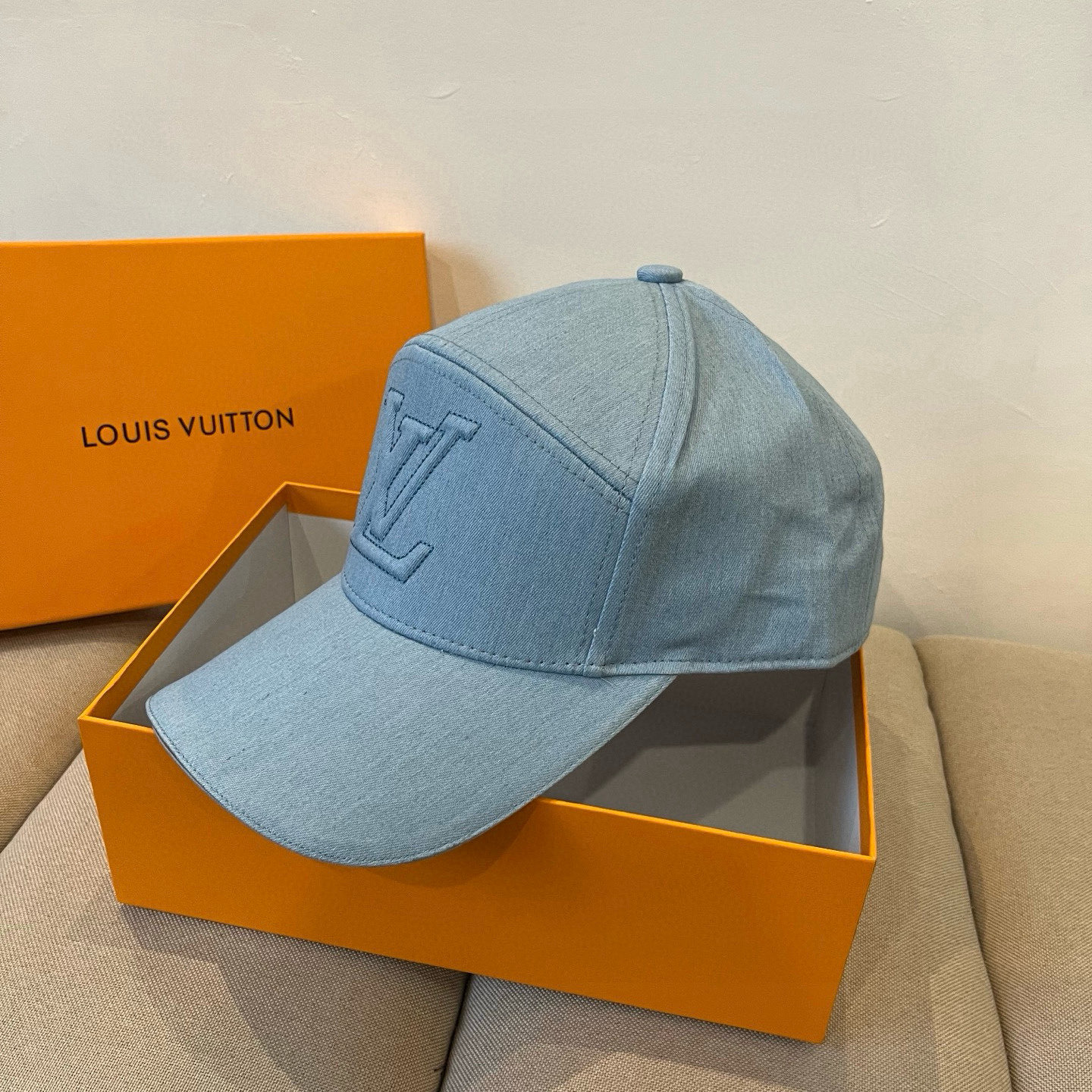 🧢路易威登棒球帽 LouisVuitton😍新款LV棒球帽，重工打造♥️高端大气，百搭款🤗男女通用！跑量