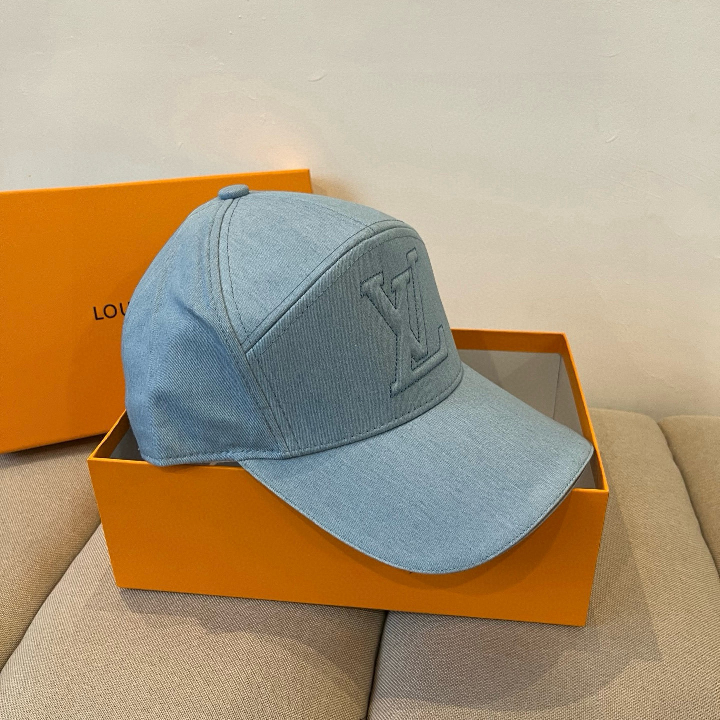 🧢路易威登棒球帽 LouisVuitton😍新款LV棒球帽，重工打造♥️高端大气，百搭款🤗男女通用！跑量