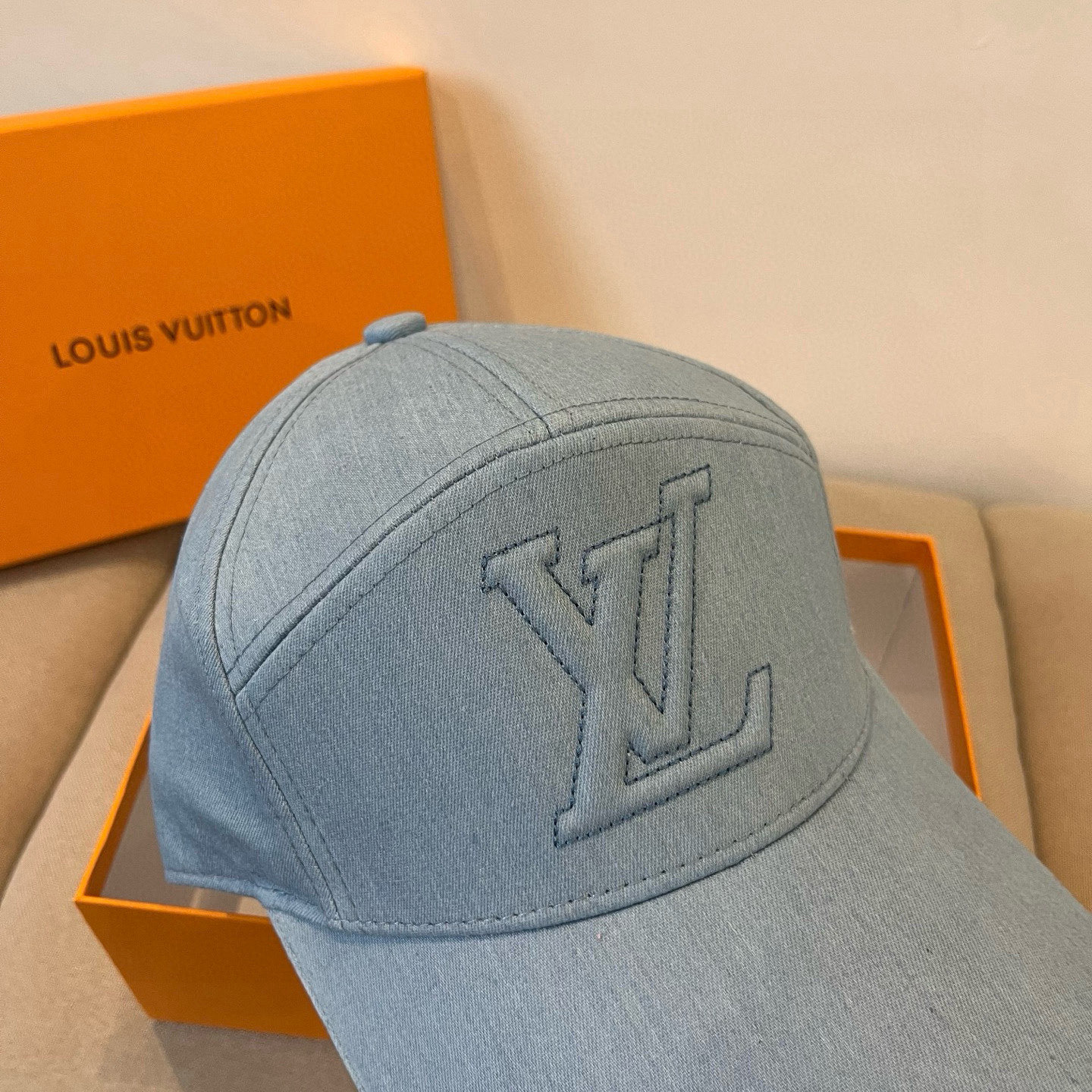 🧢路易威登棒球帽 LouisVuitton😍新款LV棒球帽，重工打造♥️高端大气，百搭款🤗男女通用！跑量
