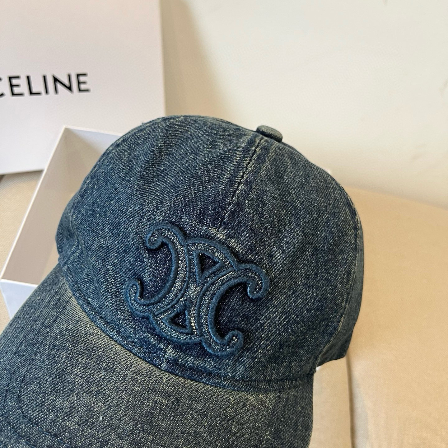 【CELINE赛琳】新款经典休闲潮流款 棒球帽🧢日韩风格，随便搭配都超好看！出门旅游，绝对要入手的一款