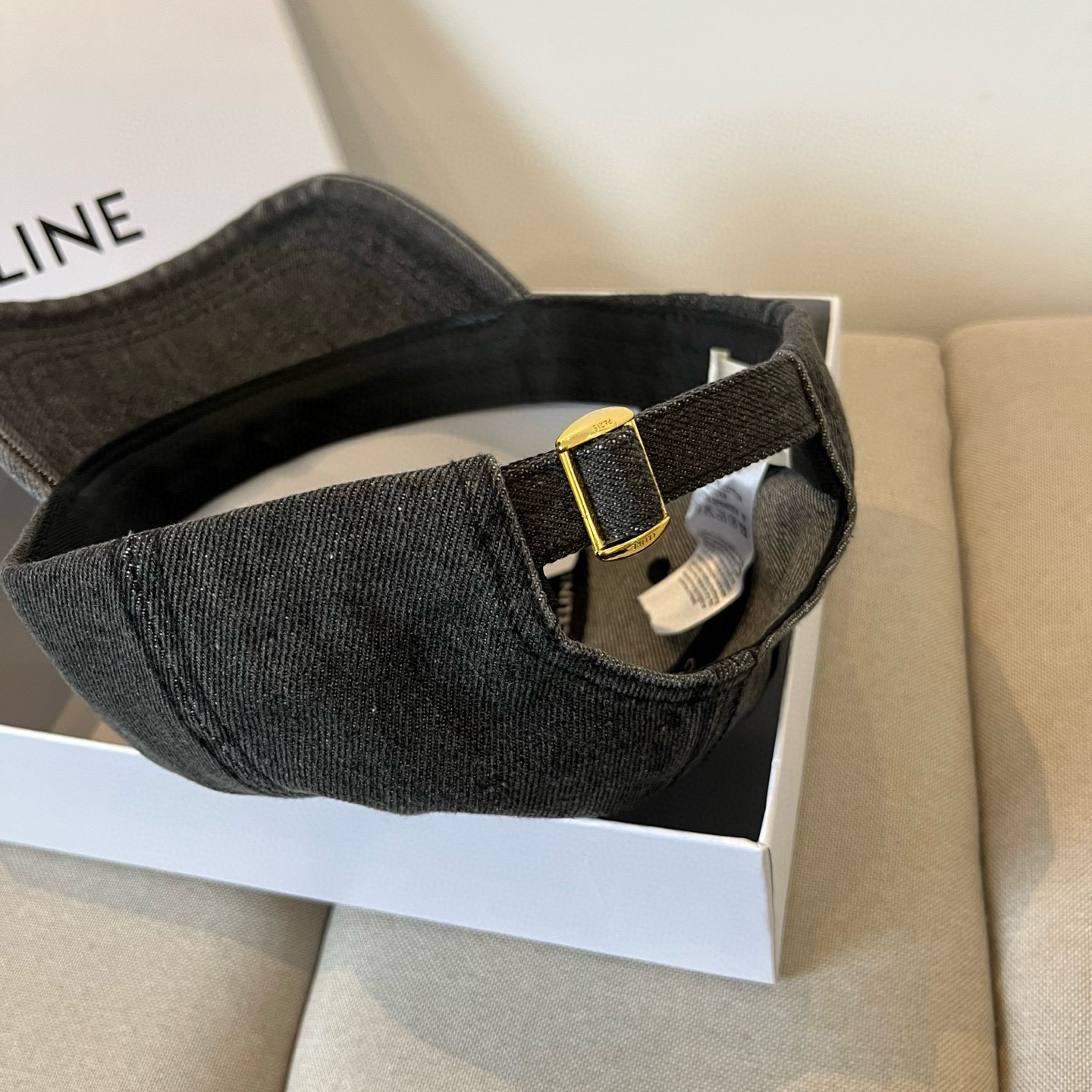 【CELINE赛琳】新款经典休闲潮流款 棒球帽🧢日韩风格，随便搭配都超好看！出门旅游，绝对要入手的一款