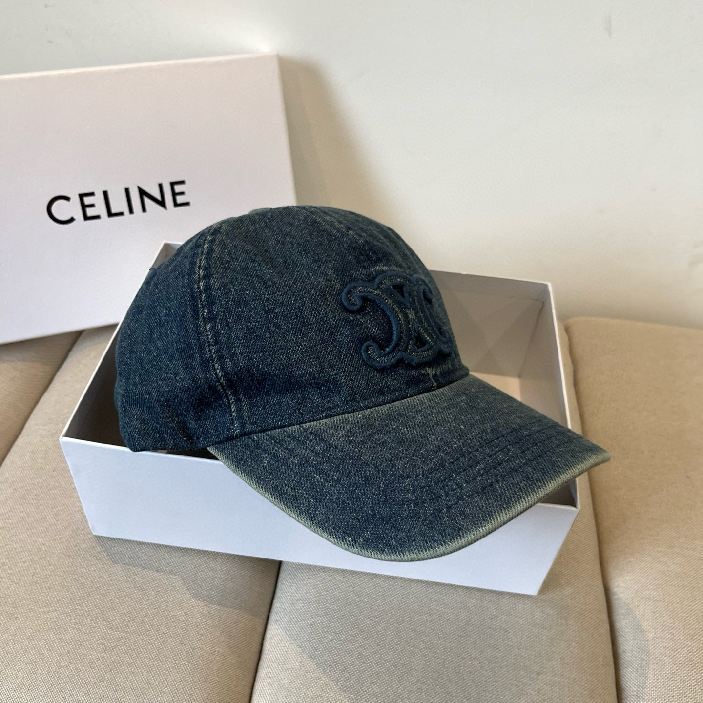 【CELINE赛琳】新款经典休闲潮流款 棒球帽🧢日韩风格，随便搭配都超好看！出门旅游，绝对要入手的一款