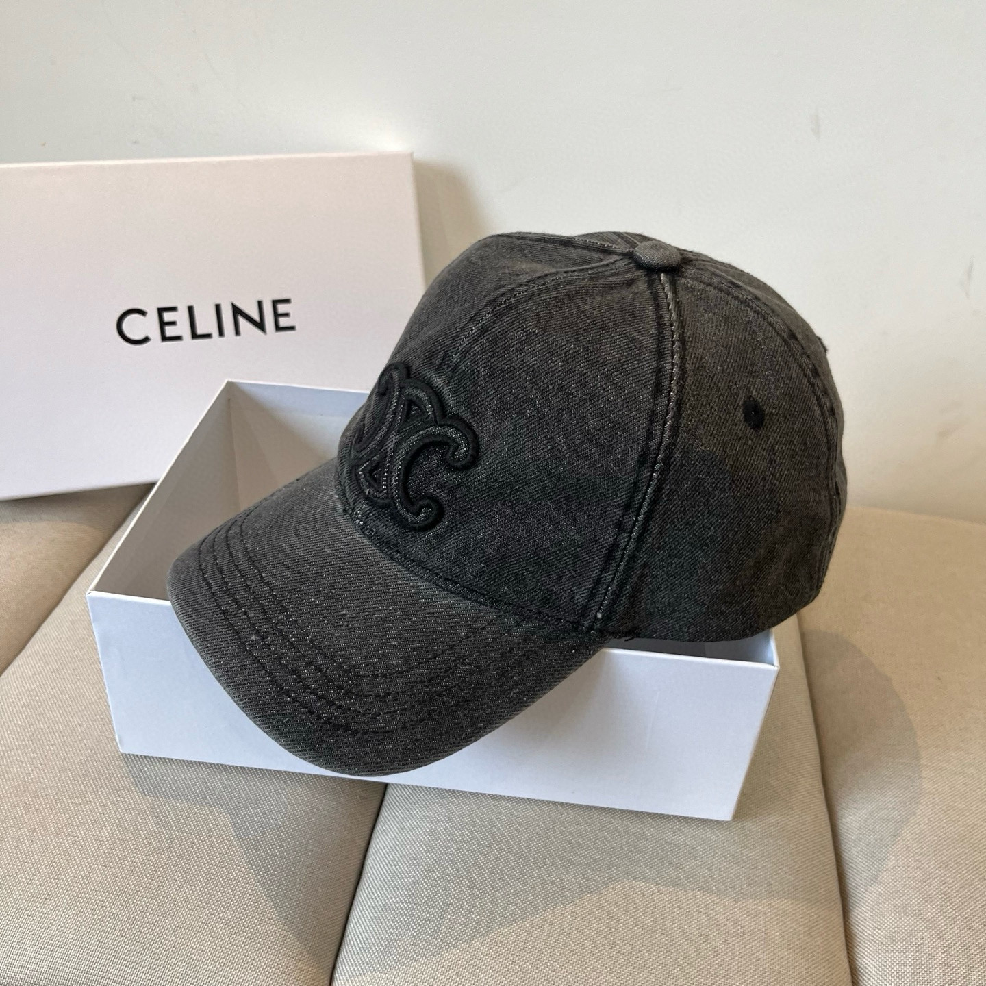 【CELINE赛琳】新款经典休闲潮流款 棒球帽🧢日韩风格，随便搭配都超好看！出门旅游，绝对要入手的一款
