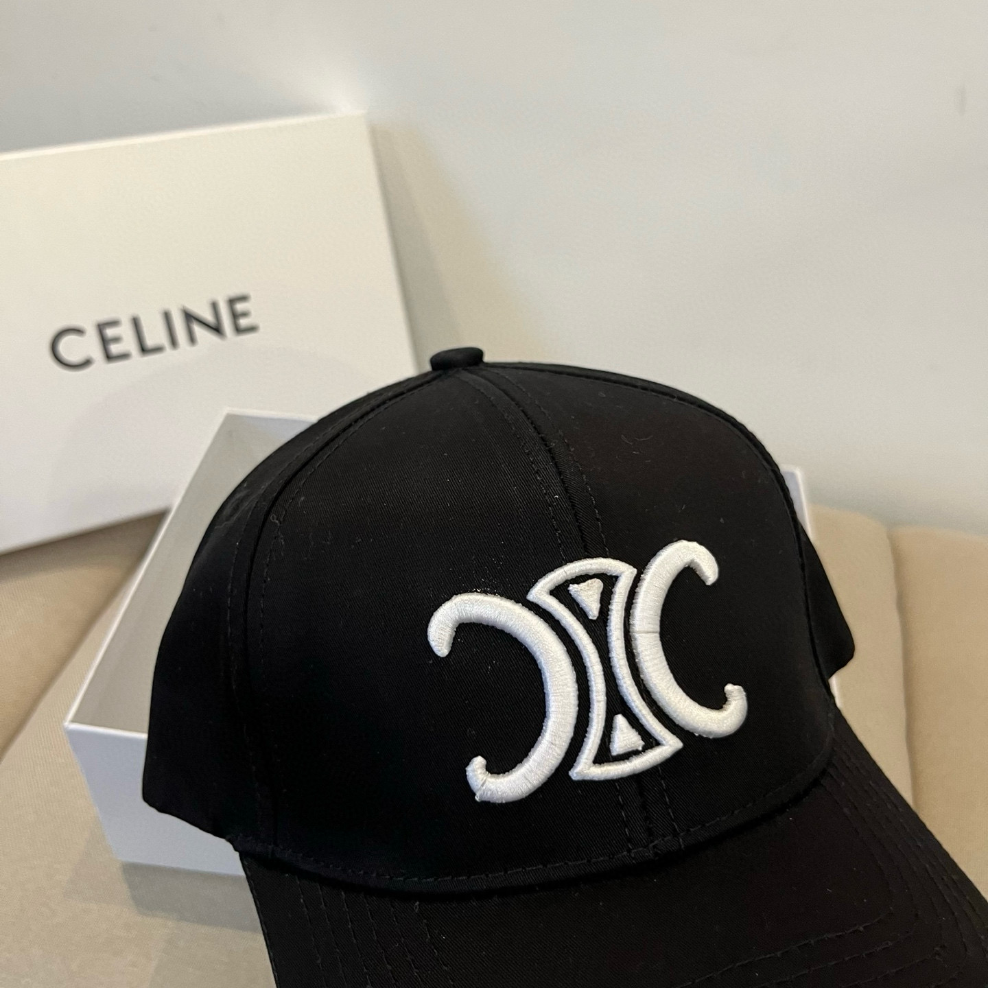 【CELINE赛琳】新款经典休闲潮流款 棒球帽🧢日韩风格，随便搭配都超好看！出门旅游，绝对要入手的一款