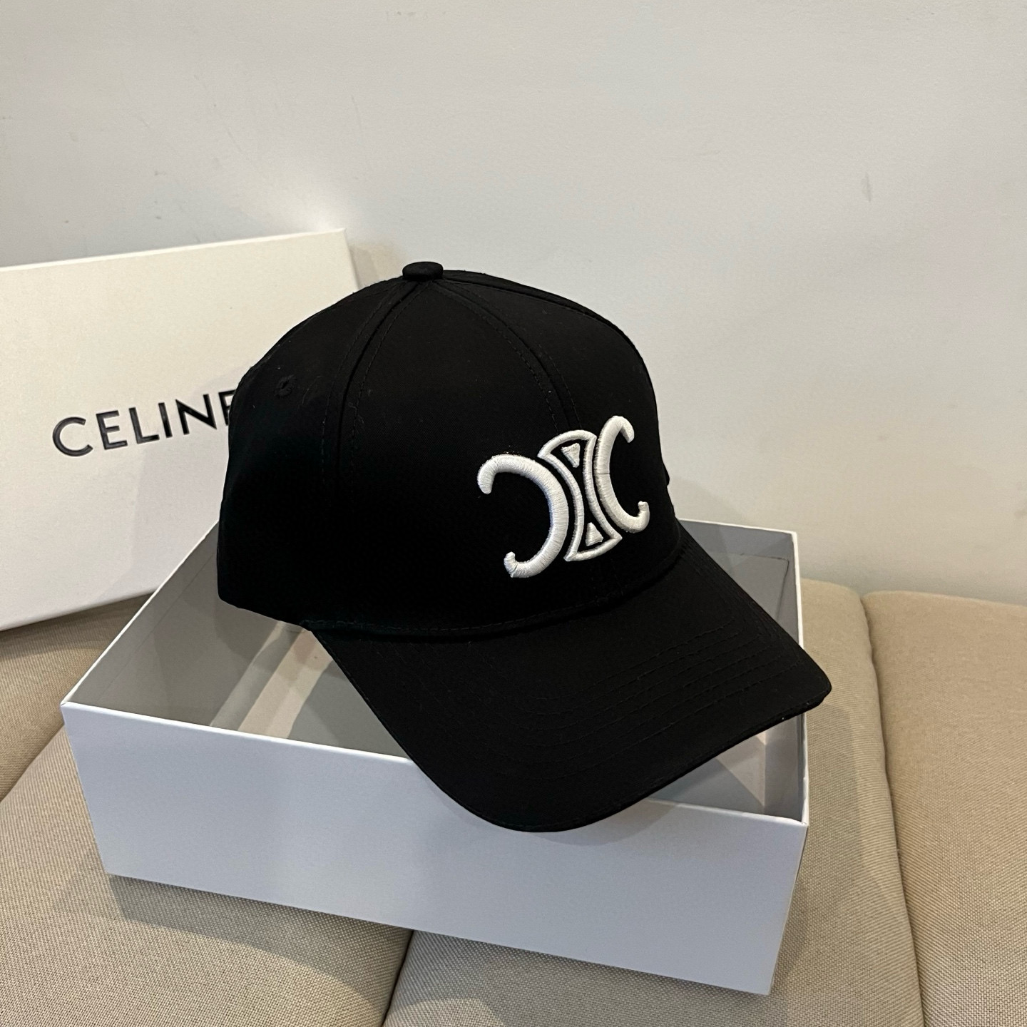 【CELINE赛琳】新款经典休闲潮流款 棒球帽🧢日韩风格，随便搭配都超好看！出门旅游，绝对要入手的一款