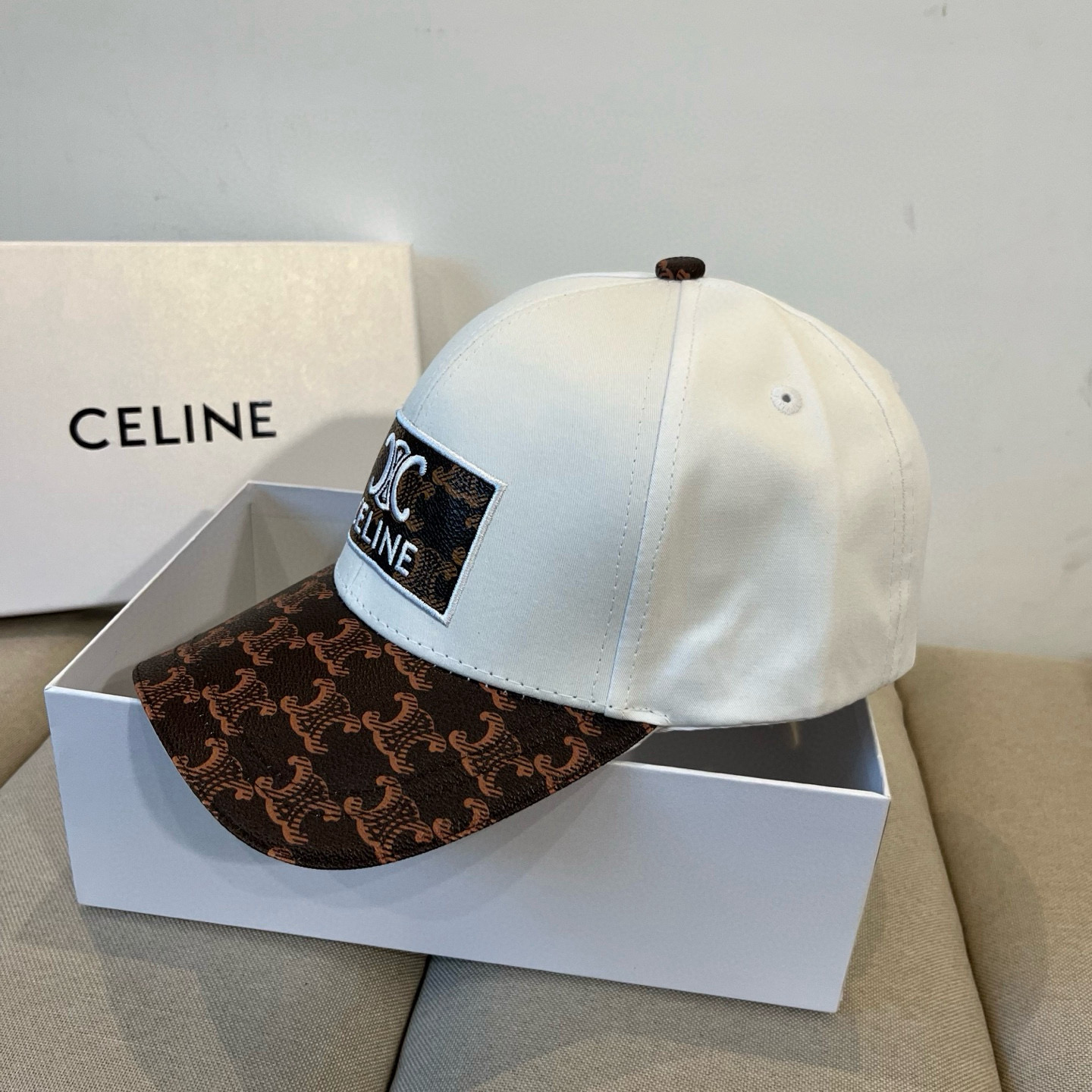 【CELINE赛琳】新款经典休闲潮流款 棒球帽🧢日韩风格，随便搭配都超好看！出门旅游，绝对要入手的一款