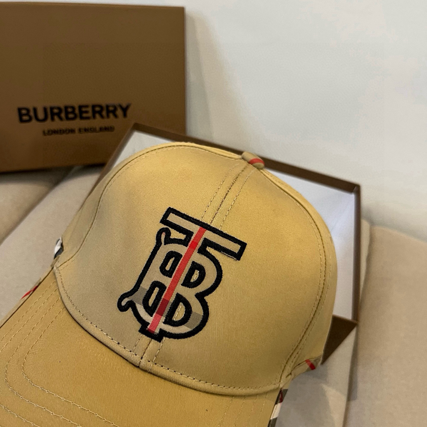  BURBERRY巴宝利早春新款棒球帽，简约尚时风，男女同款！高质品，尊享品质感！