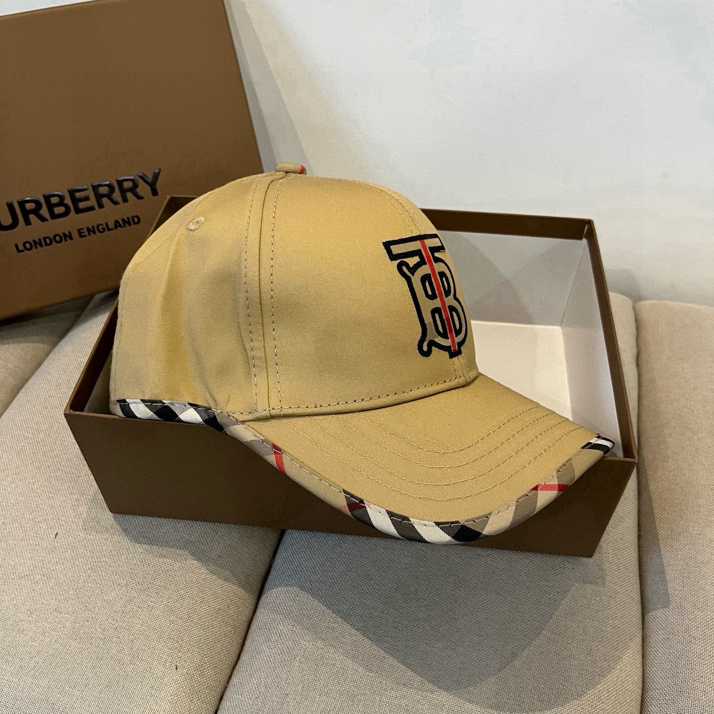  BURBERRY巴宝利早春新款棒球帽，简约尚时风，男女同款！高质品，尊享品质感！