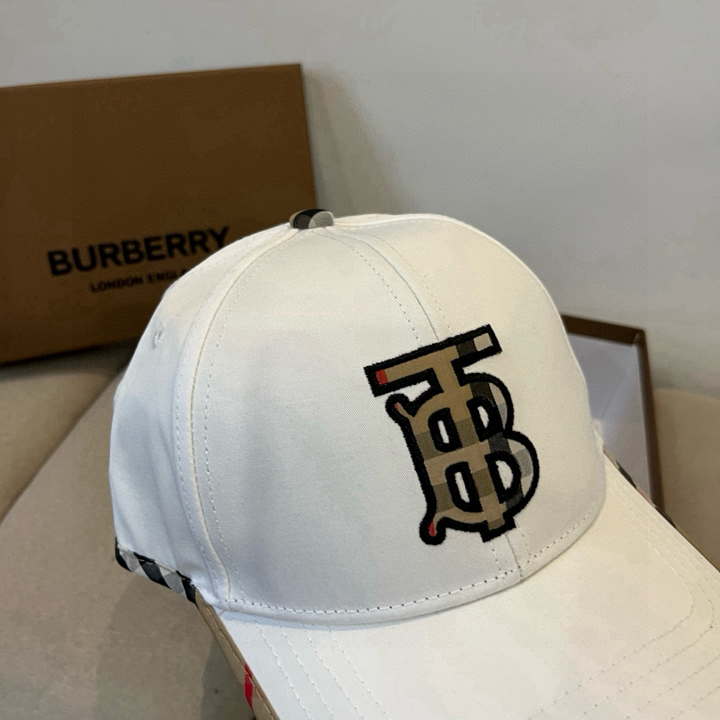 BURBERRY巴宝利早春新款棒球帽，简约尚时风，男女同款！高质品，尊享品质感！