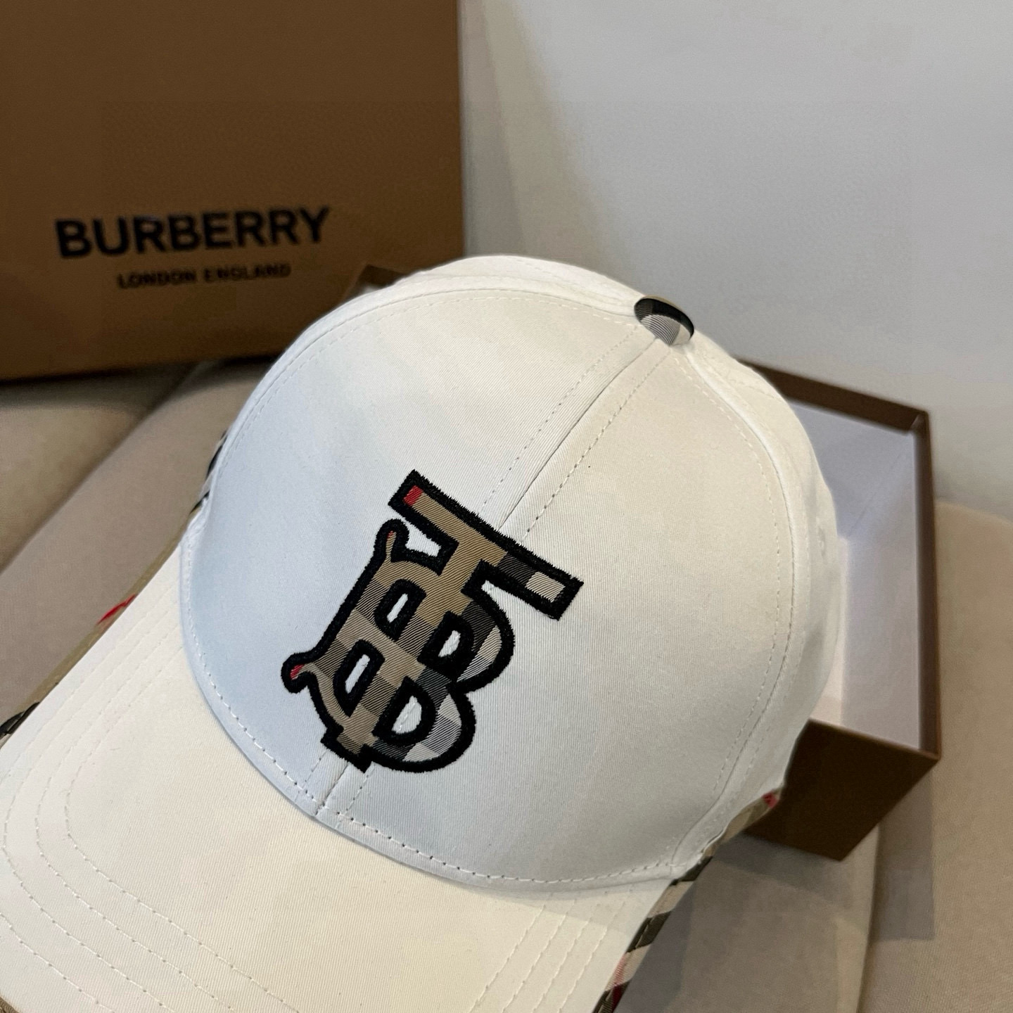  BURBERRY巴宝利早春新款棒球帽，简约尚时风，男女同款！高质品，尊享品质感！