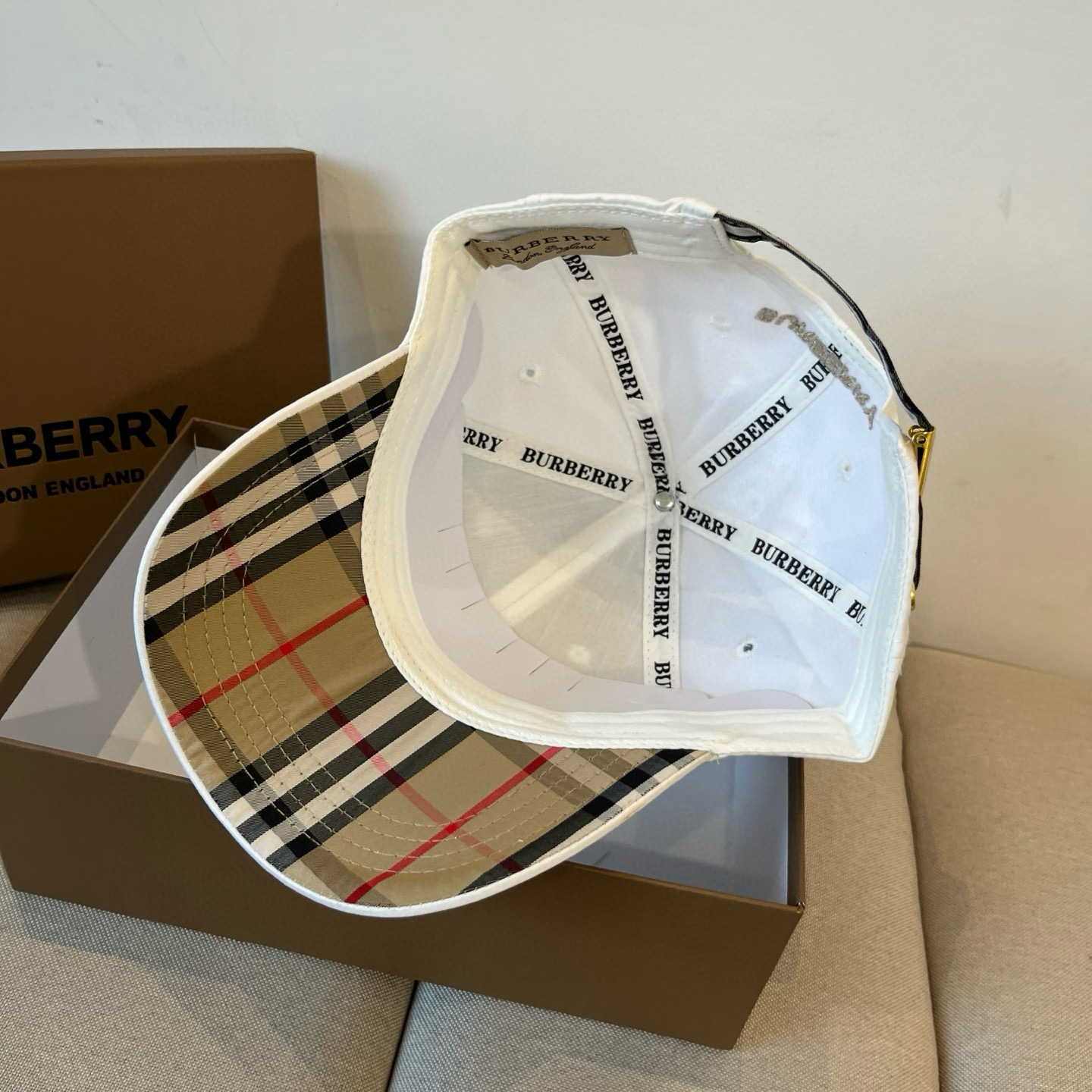  BURBERRY巴宝利早春新款棒球帽，简约尚时风，男女同款！高质品，尊享品质感！