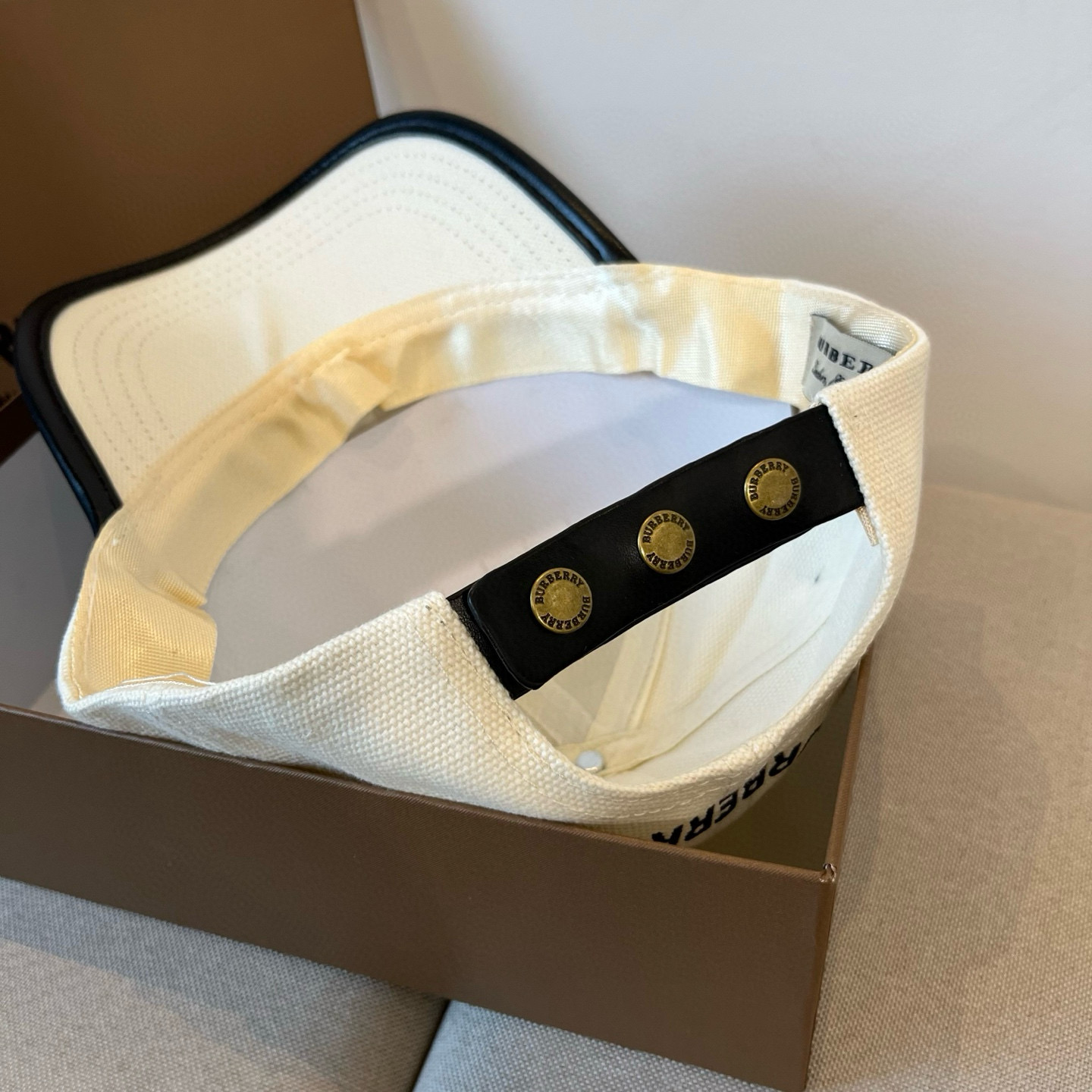  BURBERRY巴宝利早春新款棒球帽，简约尚时风，男女同款！高质品，尊享品质感！