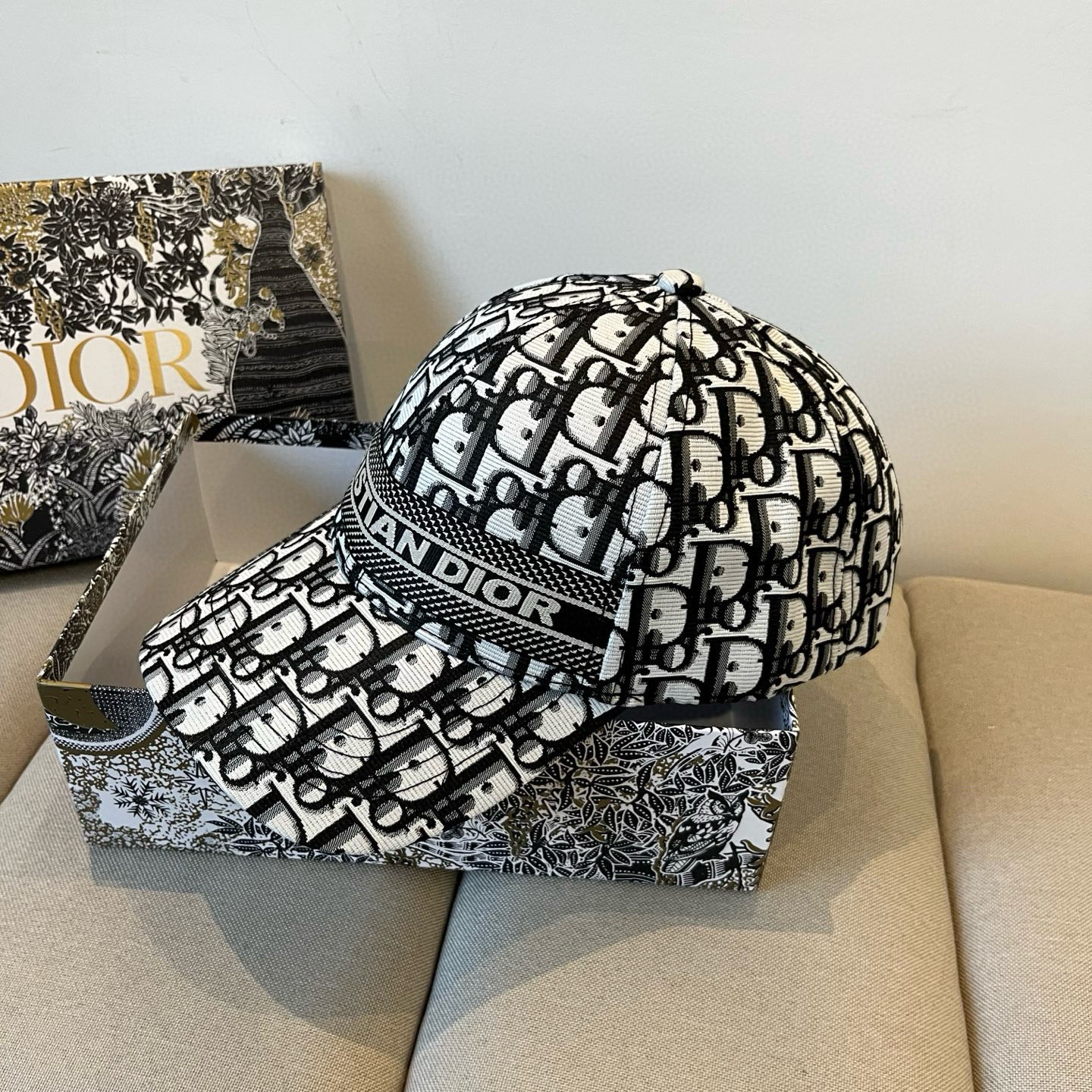 【DIOR迪奥】新款走量简约棒球帽🧢，新款出货，大牌款超好搭配，赶紧入手！