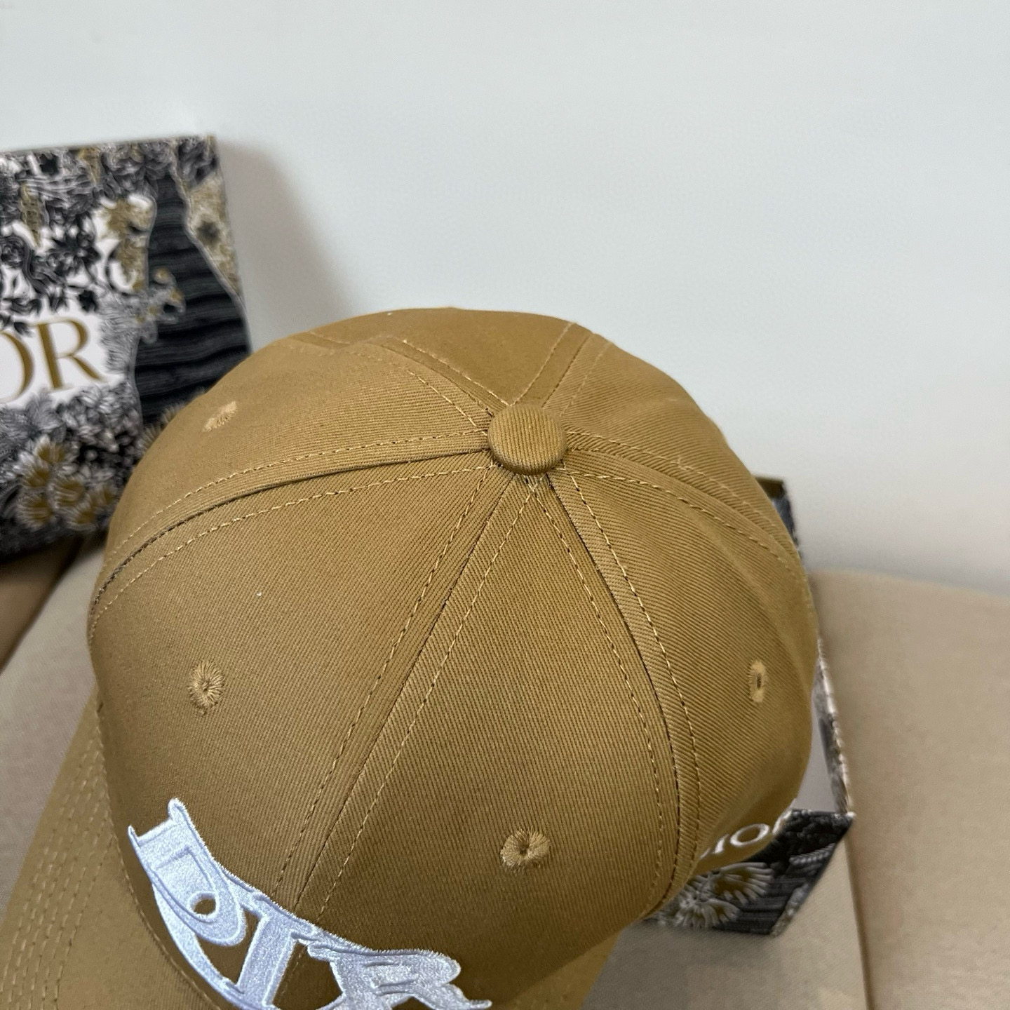 【DIOR迪奥】新款走量简约棒球帽🧢，新款出货，大牌款超好搭配，赶紧入手！