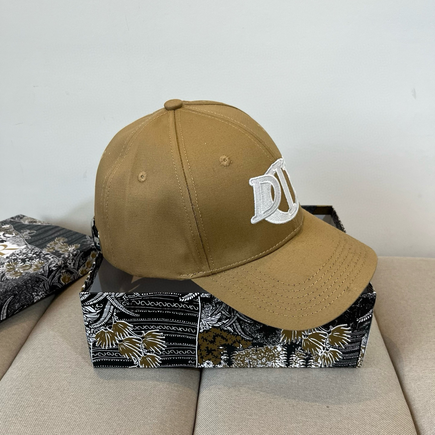 【DIOR迪奥】新款走量简约棒球帽🧢，新款出货，大牌款超好搭配，赶紧入手！