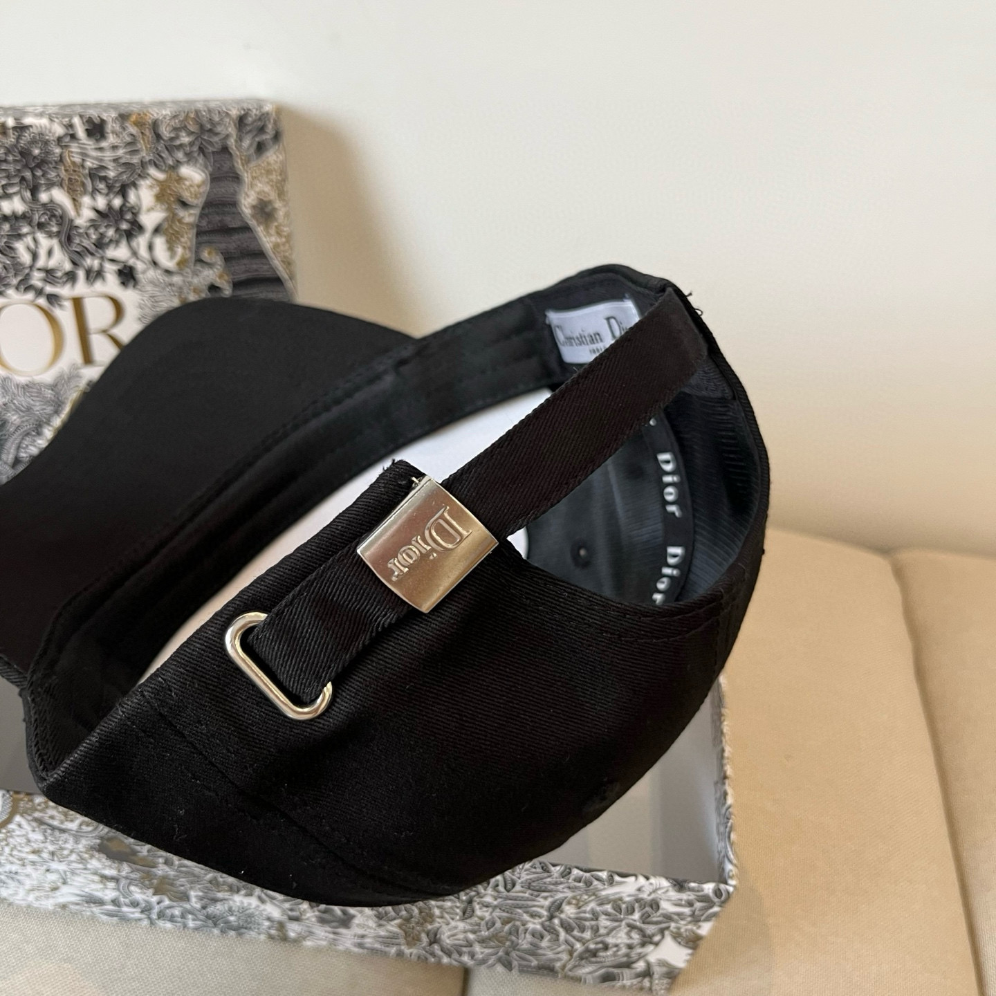 【DIOR迪奥】新款走量简约棒球帽🧢，新款出货，大牌款超好搭配，赶紧入手！