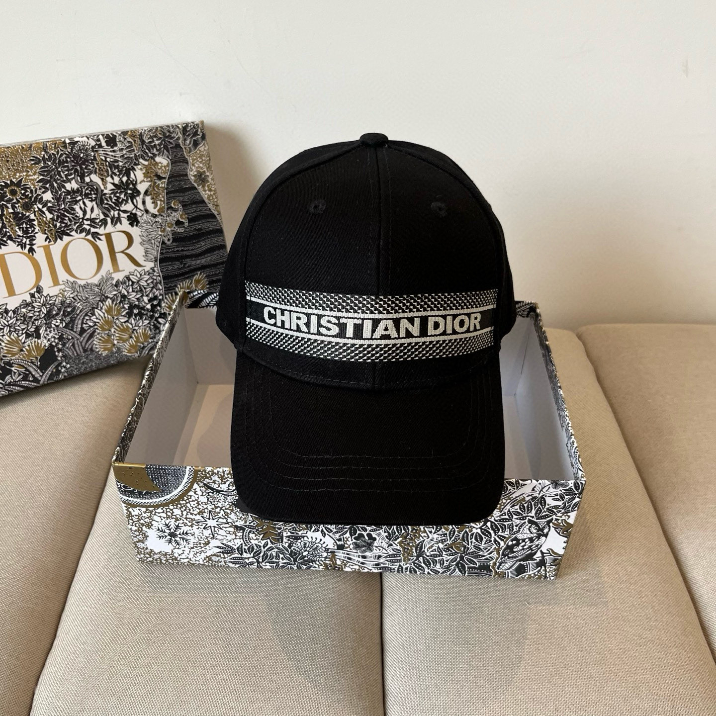 【DIOR迪奥】新款走量简约棒球帽🧢，新款出货，大牌款超好搭配，赶紧入手！