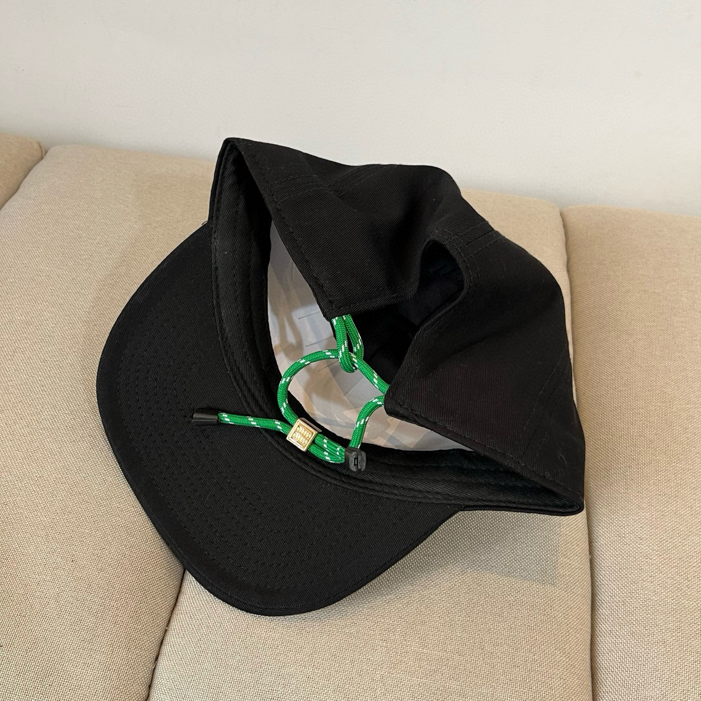  谬谬miumiu 原单春夏新款棒球帽，正品开模订制，原版做工细致质量超赞！