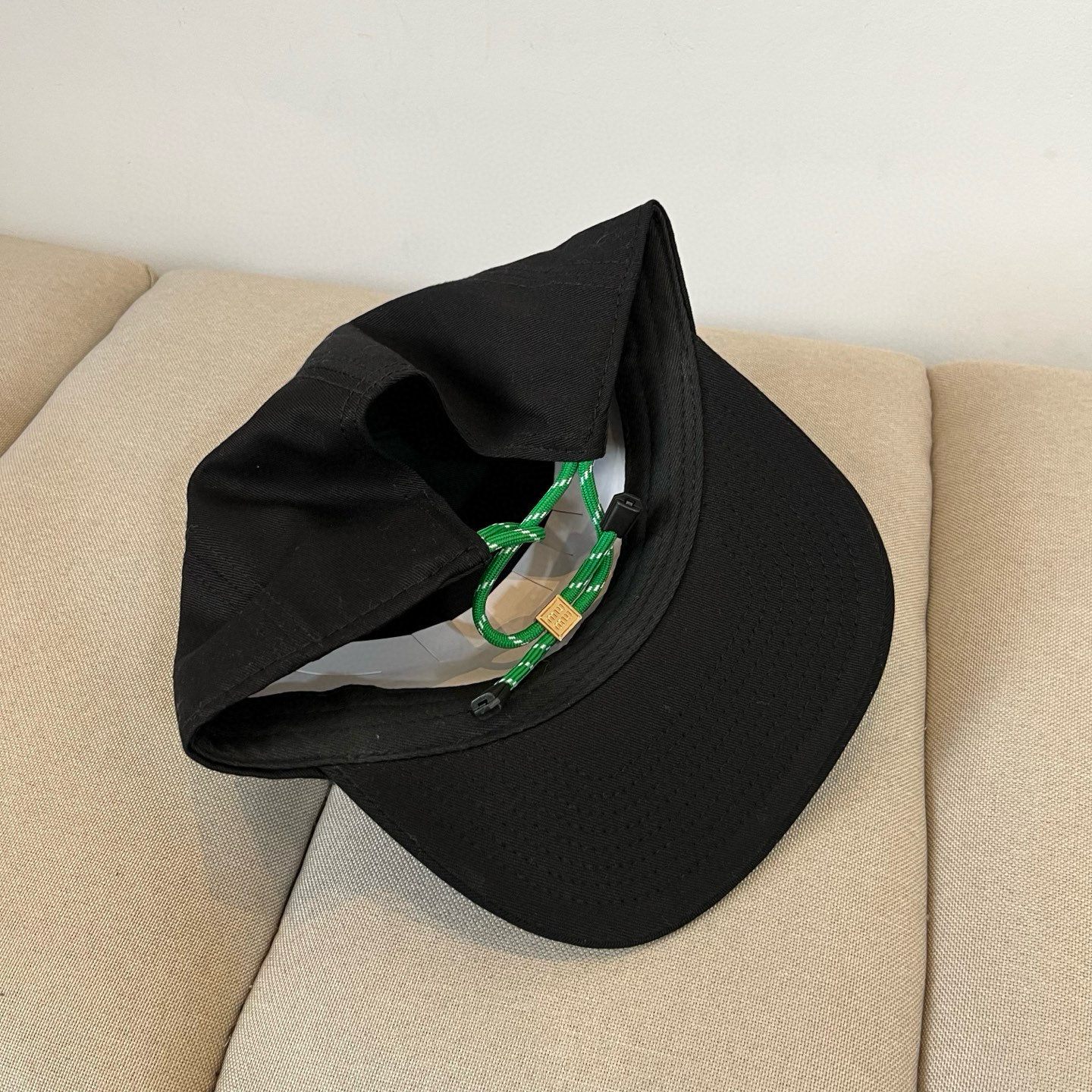  谬谬miumiu 原单春夏新款棒球帽，正品开模订制，原版做工细致质量超赞！