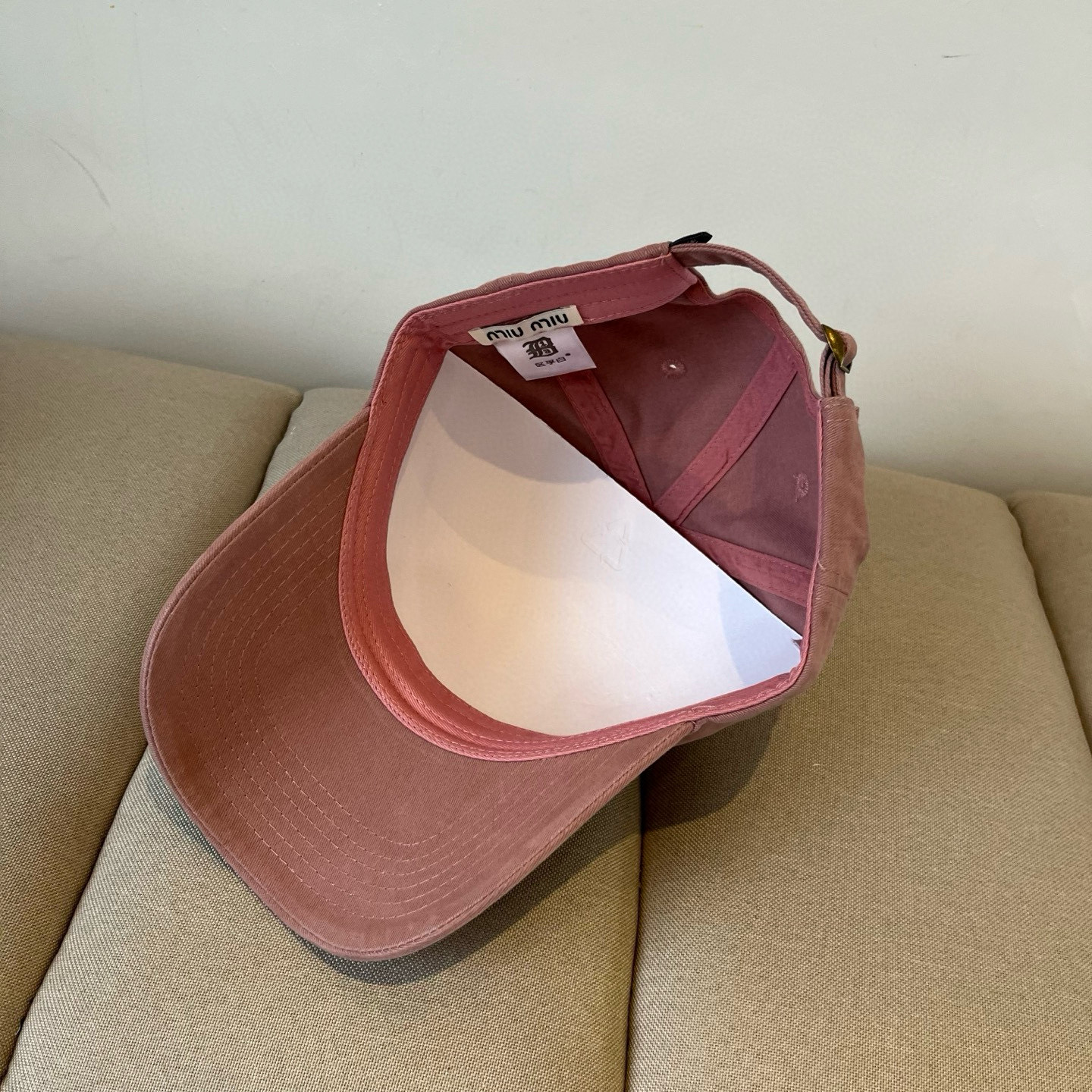  谬谬miumiu 原单春夏新款棒球帽，正品开模订制，原版做工细致质量超赞！