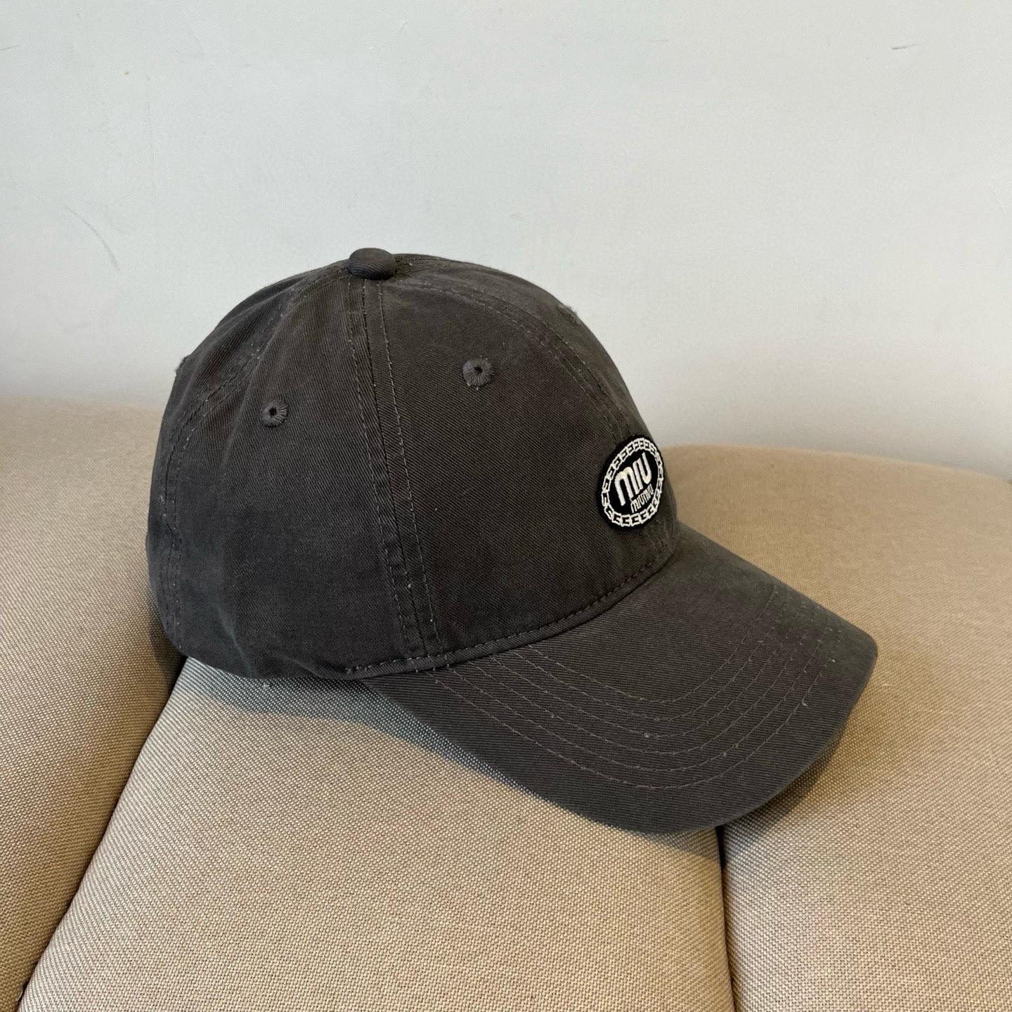  谬谬miumiu 原单春夏新款棒球帽，正品开模订制，原版做工细致质量超赞！