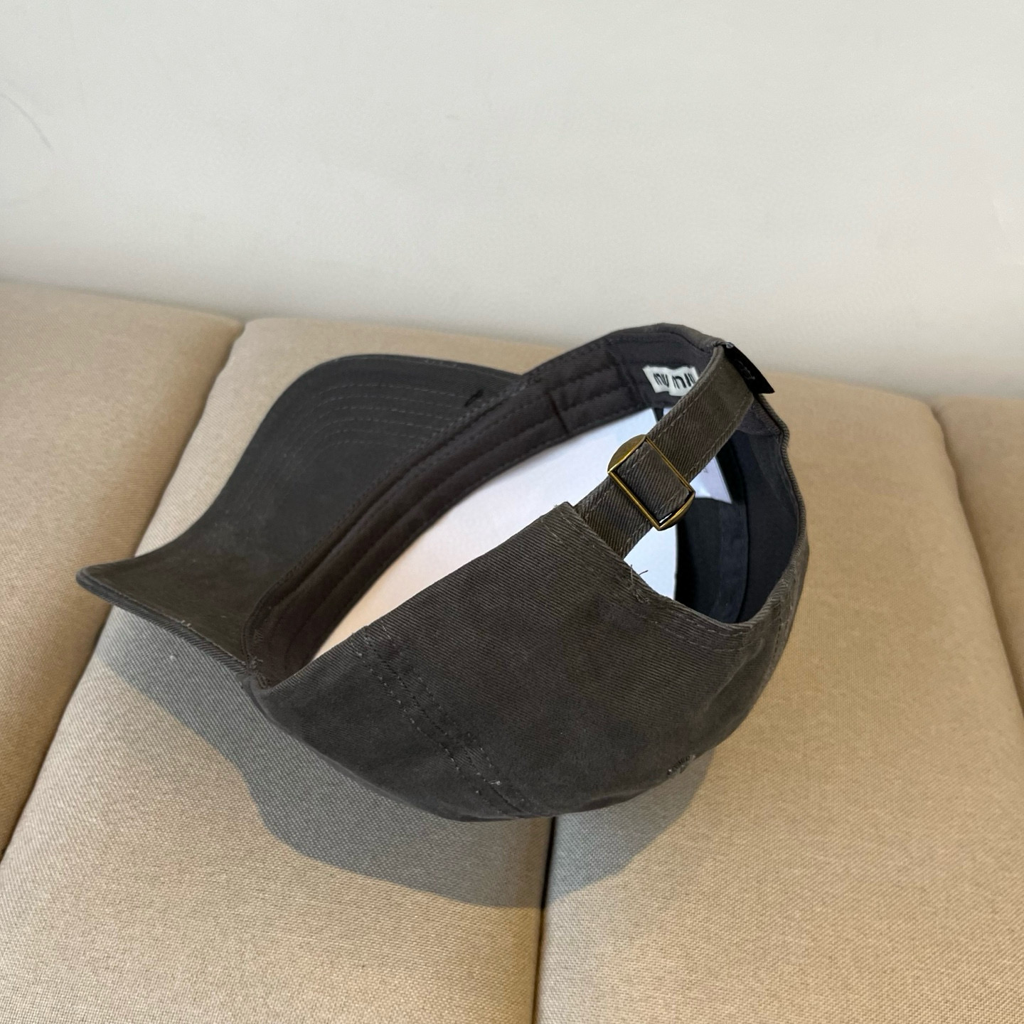  谬谬miumiu 原单春夏新款棒球帽，正品开模订制，原版做工细致质量超赞！