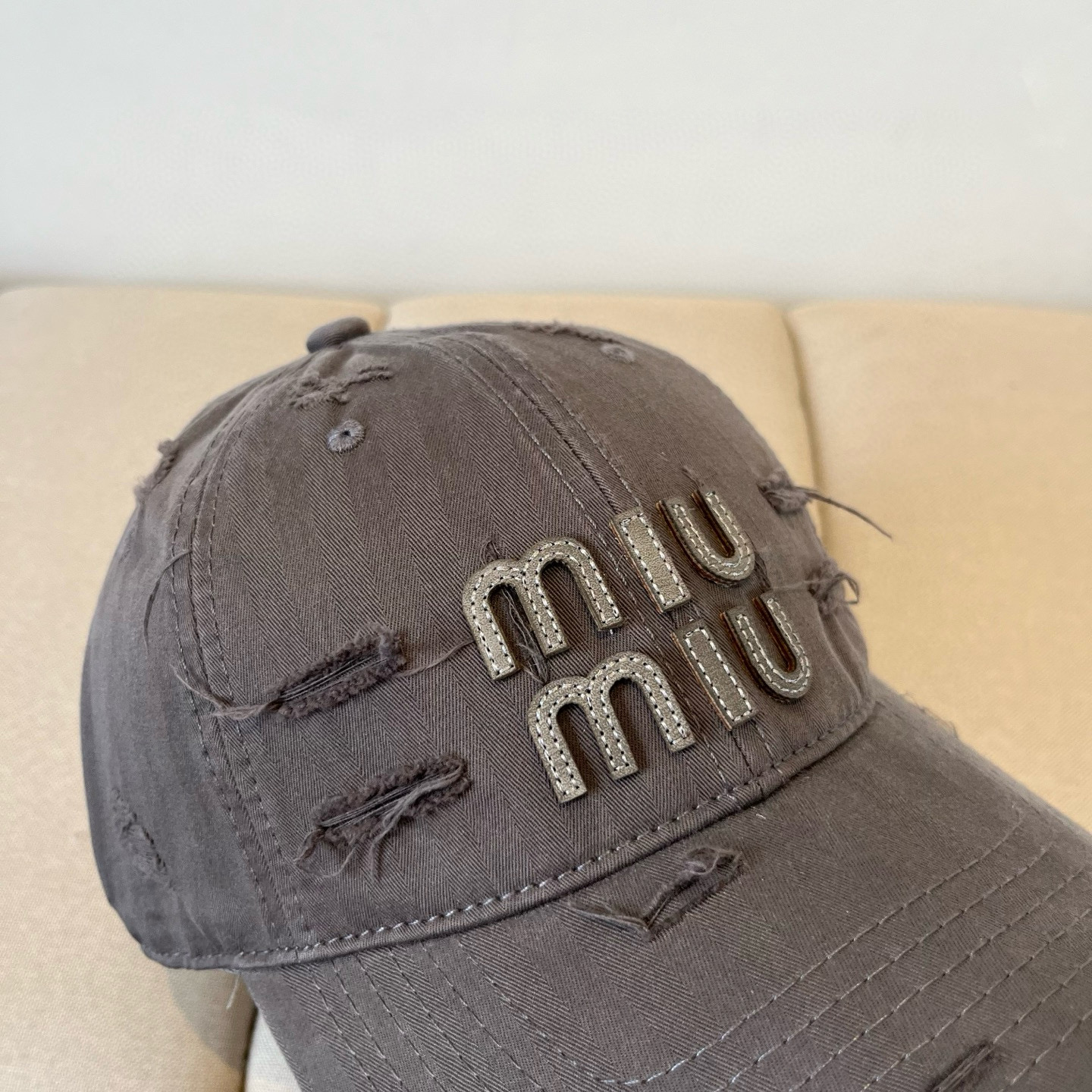  谬谬miumiu 原单春夏新款棒球帽，正品开模订制，原版做工细致质量超赞！