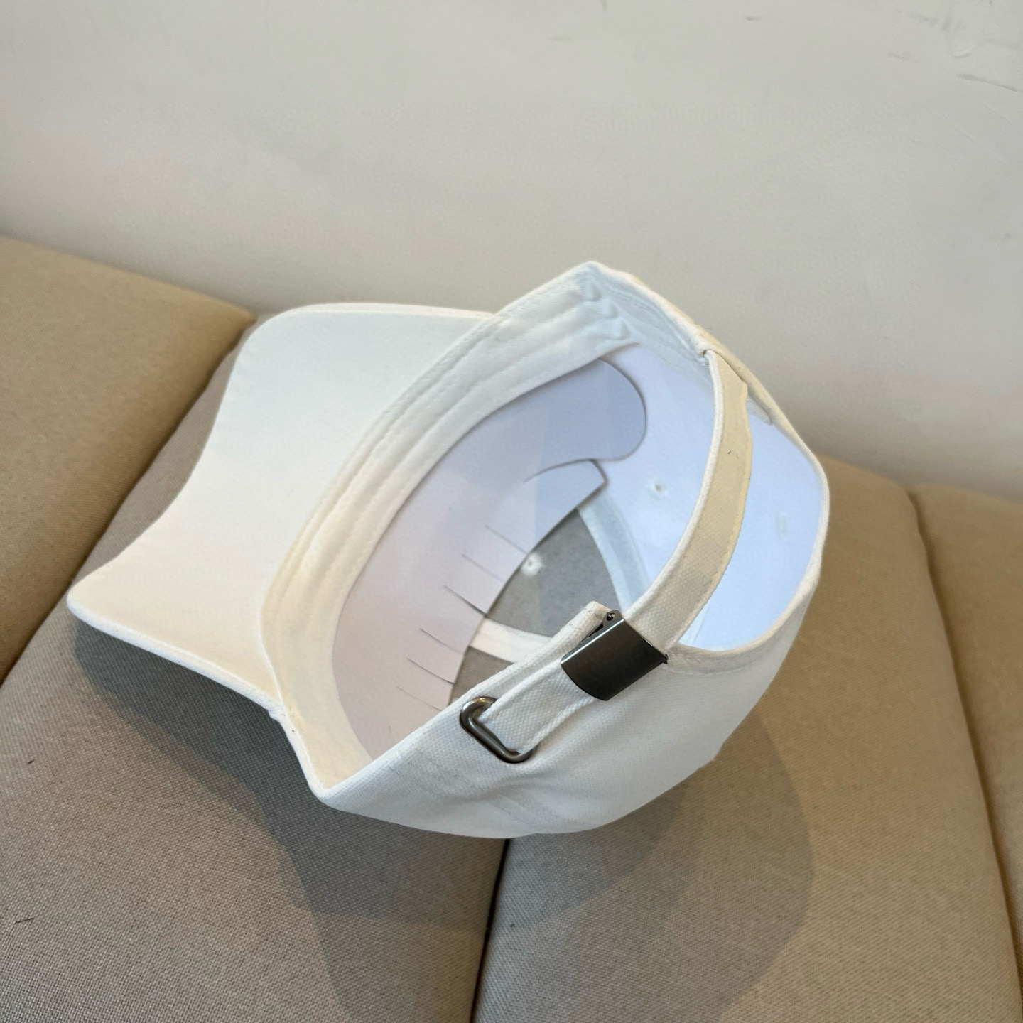  谬谬miumiu 原单春夏新款棒球帽，正品开模订制，原版做工细致质量超赞！