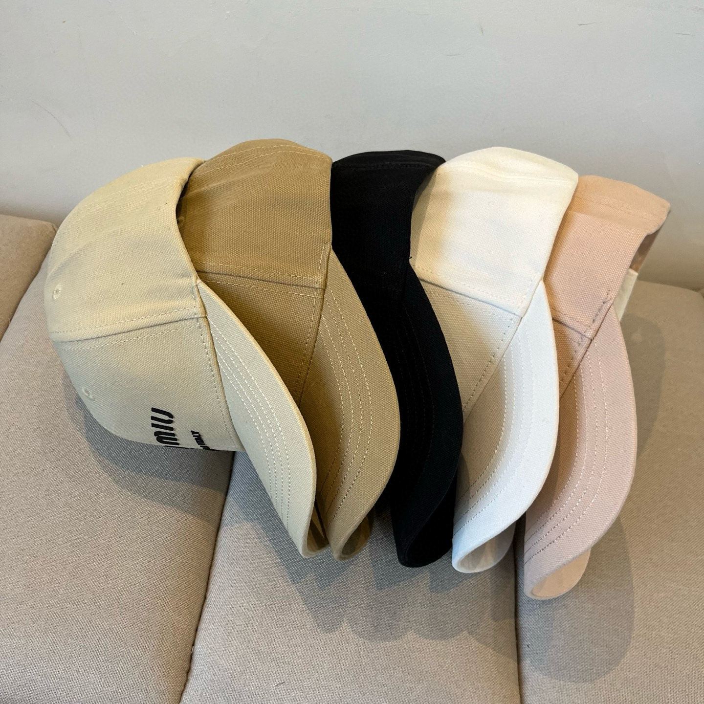  谬谬miumiu 原单春夏新款棒球帽，正品开模订制，原版做工细致质量超赞！