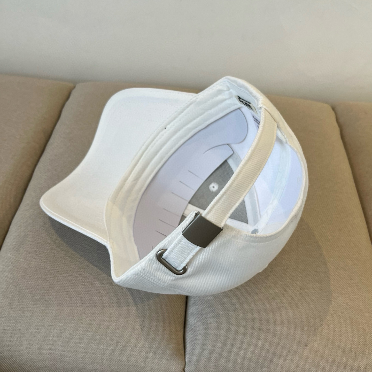  谬谬miumiu 原单春夏新款棒球帽，正品开模订制，原版做工细致质量超赞！