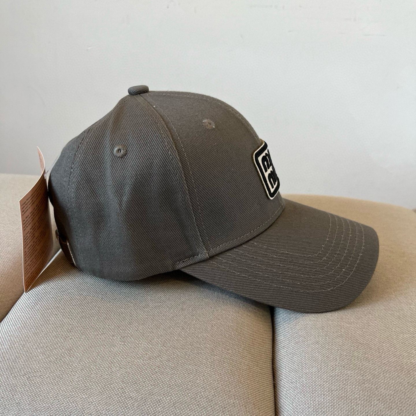  谬谬miumiu 原单春夏新款棒球帽，正品开模订制，原版做工细致质量超赞！