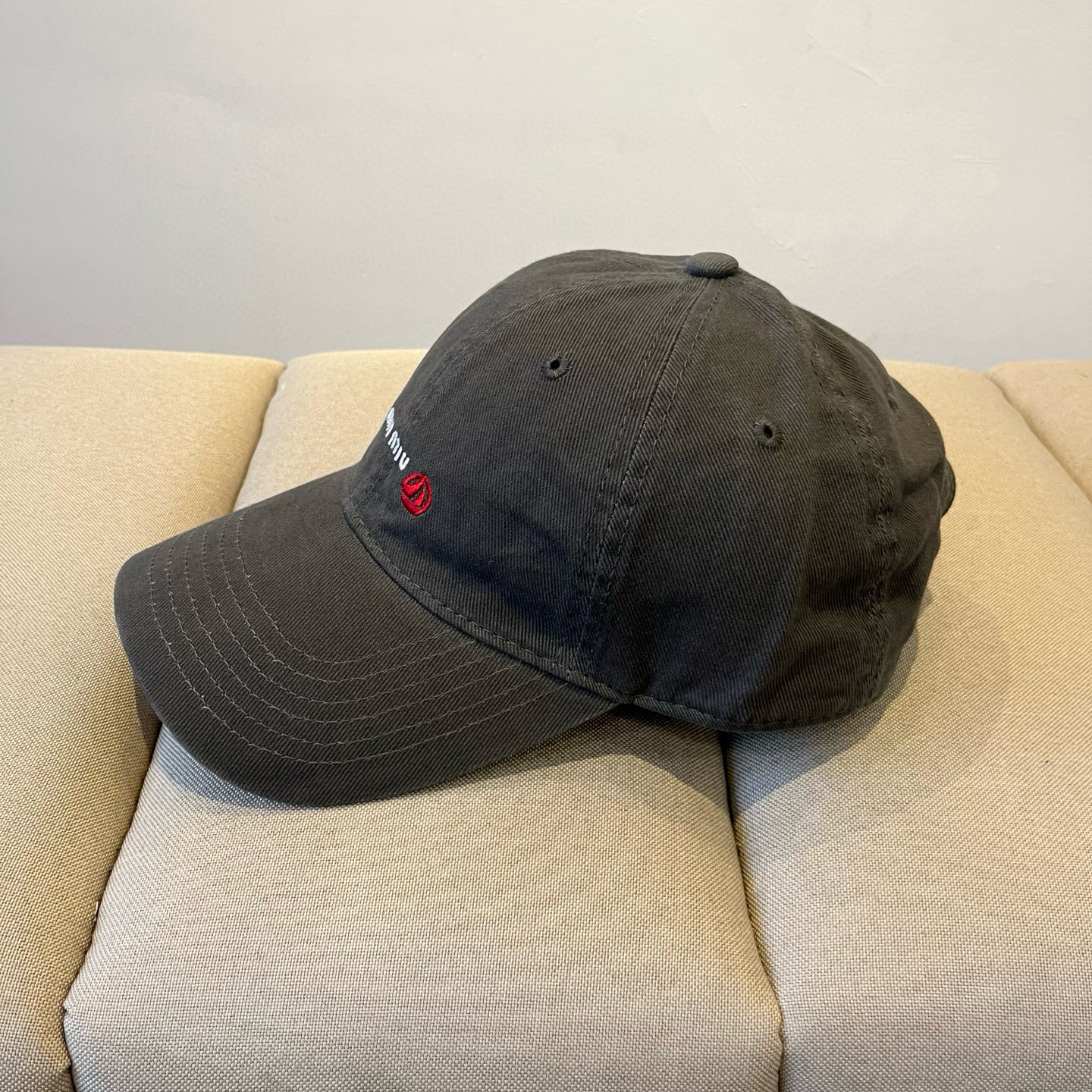  谬谬miumiu 原单春夏新款棒球帽，正品开模订制，原版做工细致质量超赞！