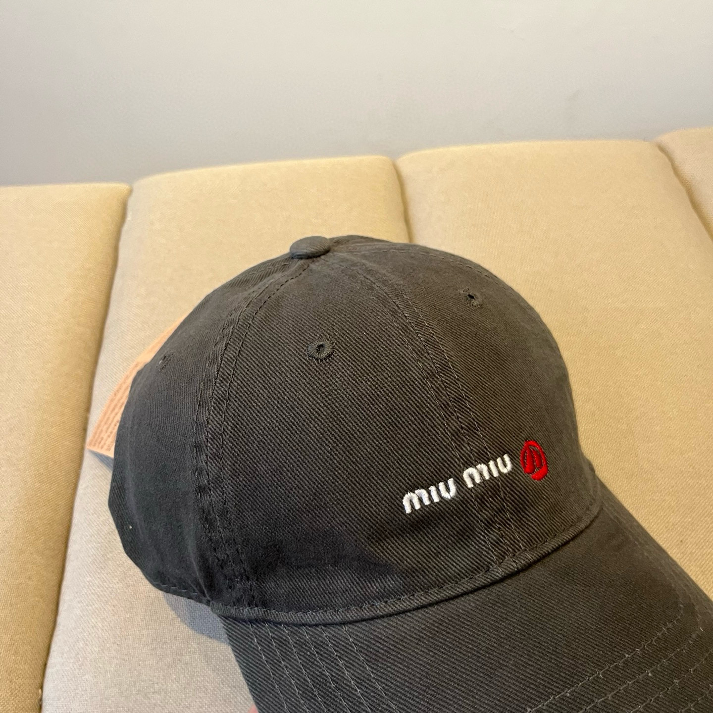  谬谬miumiu 原单春夏新款棒球帽，正品开模订制，原版做工细致质量超赞！