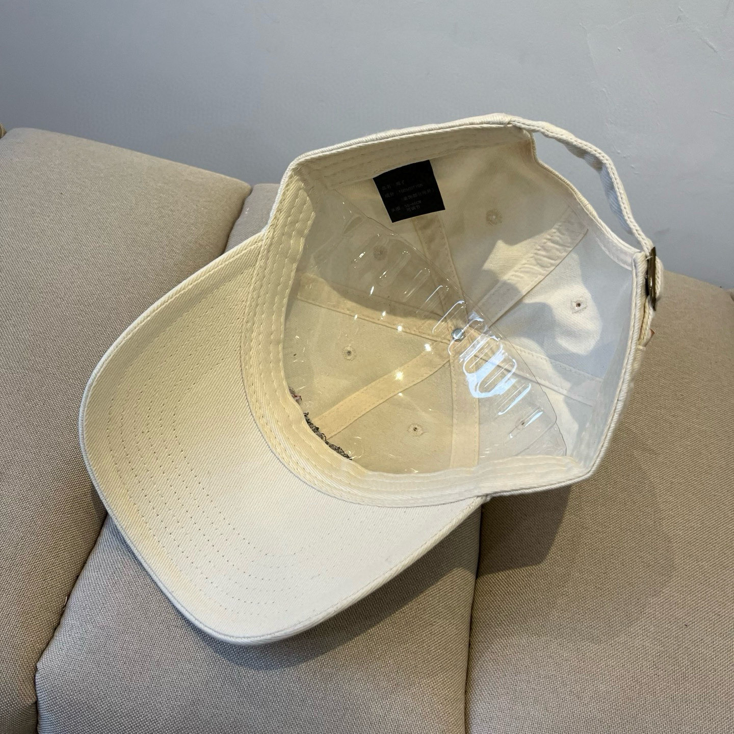  谬谬miumiu 原单春夏新款棒球帽，正品开模订制，原版做工细致质量超赞！