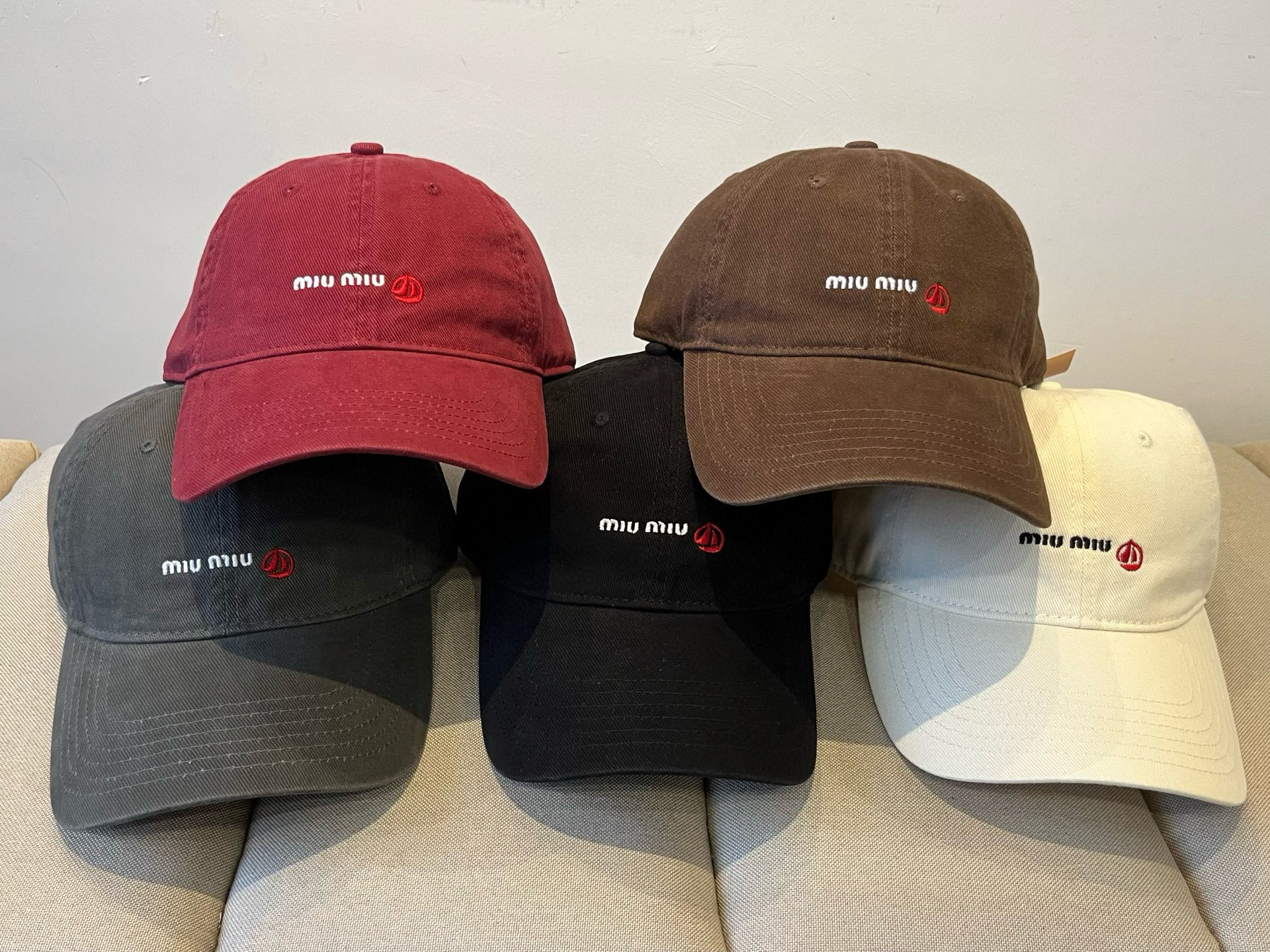  谬谬miumiu 原单春夏新款棒球帽，正品开模订制，原版做工细致质量超赞！