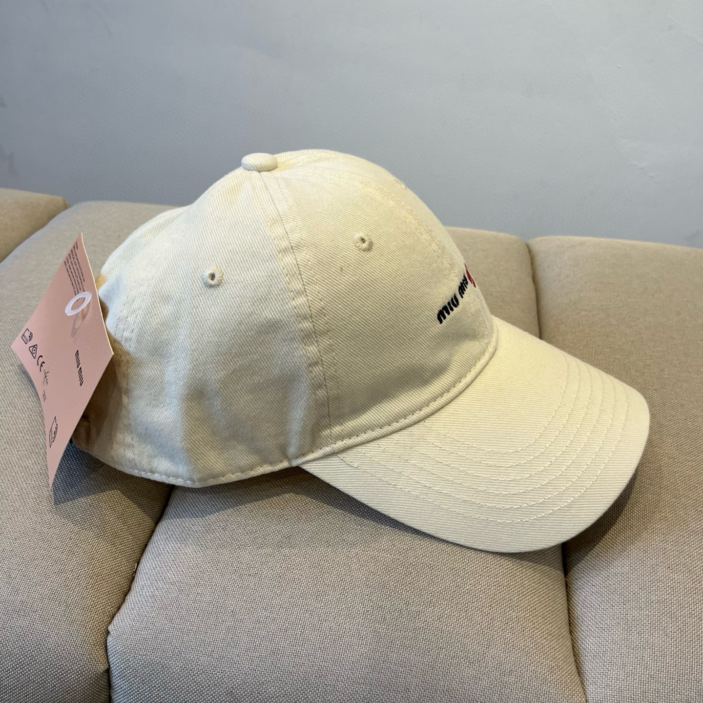  谬谬miumiu 原单春夏新款棒球帽，正品开模订制，原版做工细致质量超赞！