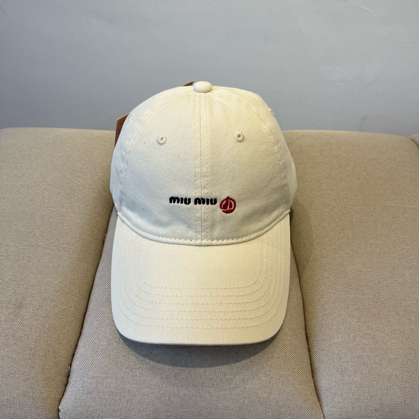  谬谬miumiu 原单春夏新款棒球帽，正品开模订制，原版做工细致质量超赞！