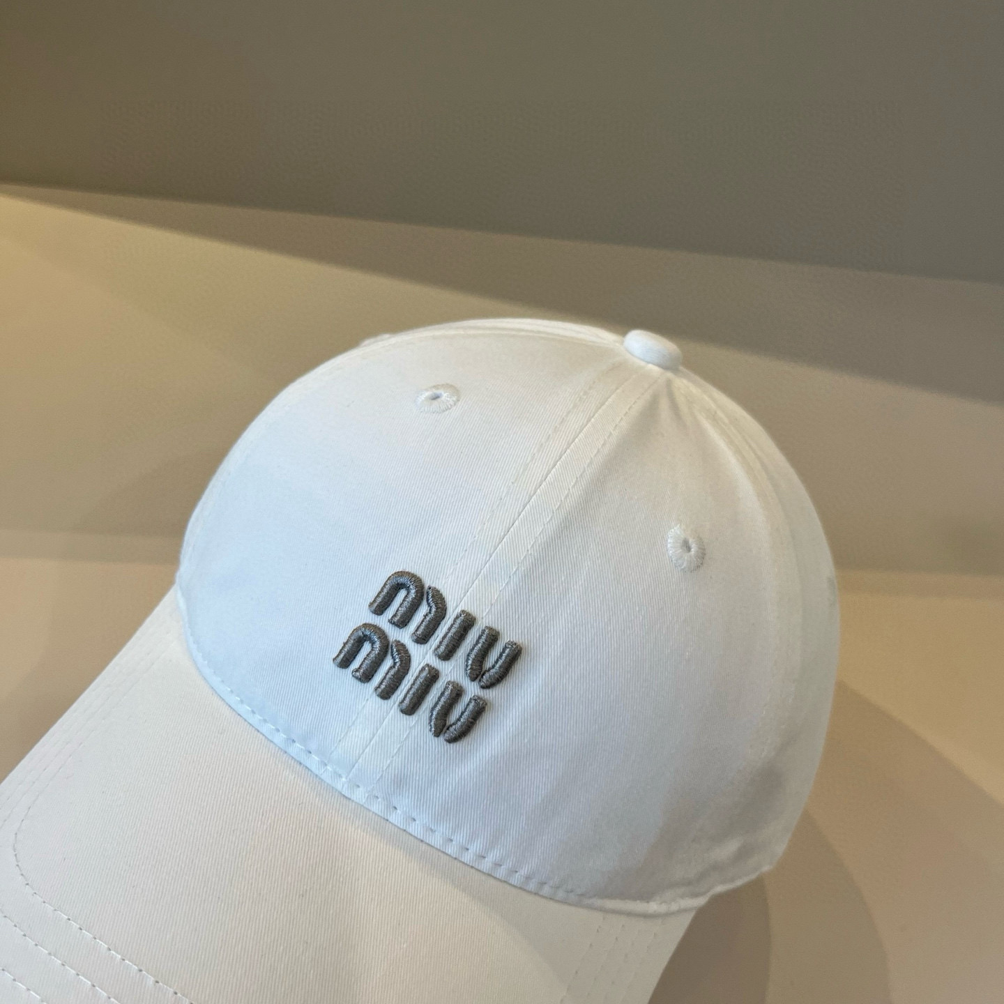  谬谬miumiu 原单春夏新款棒球帽，正品开模订制，原版做工细致质量超赞！