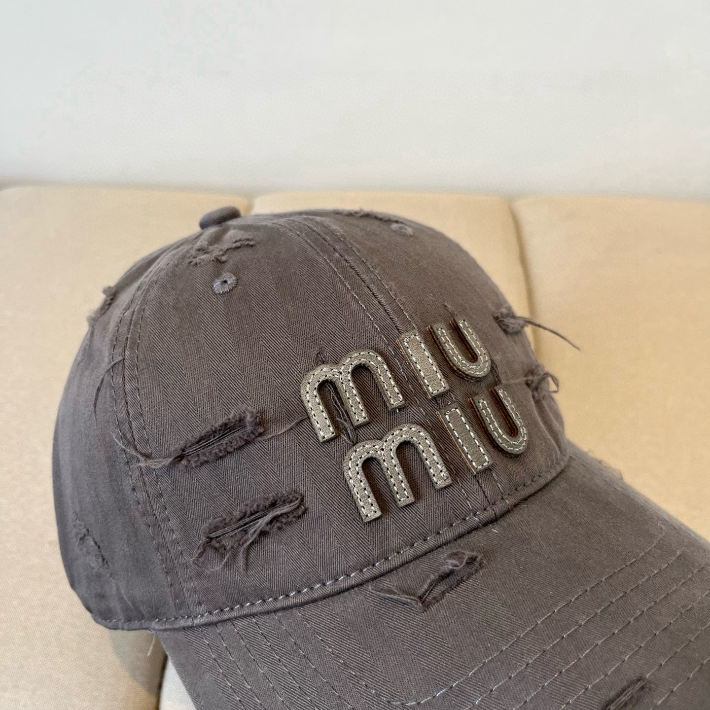  谬谬miumiu 原单春夏新款棒球帽，正品开模订制，原版做工细致质量超赞！