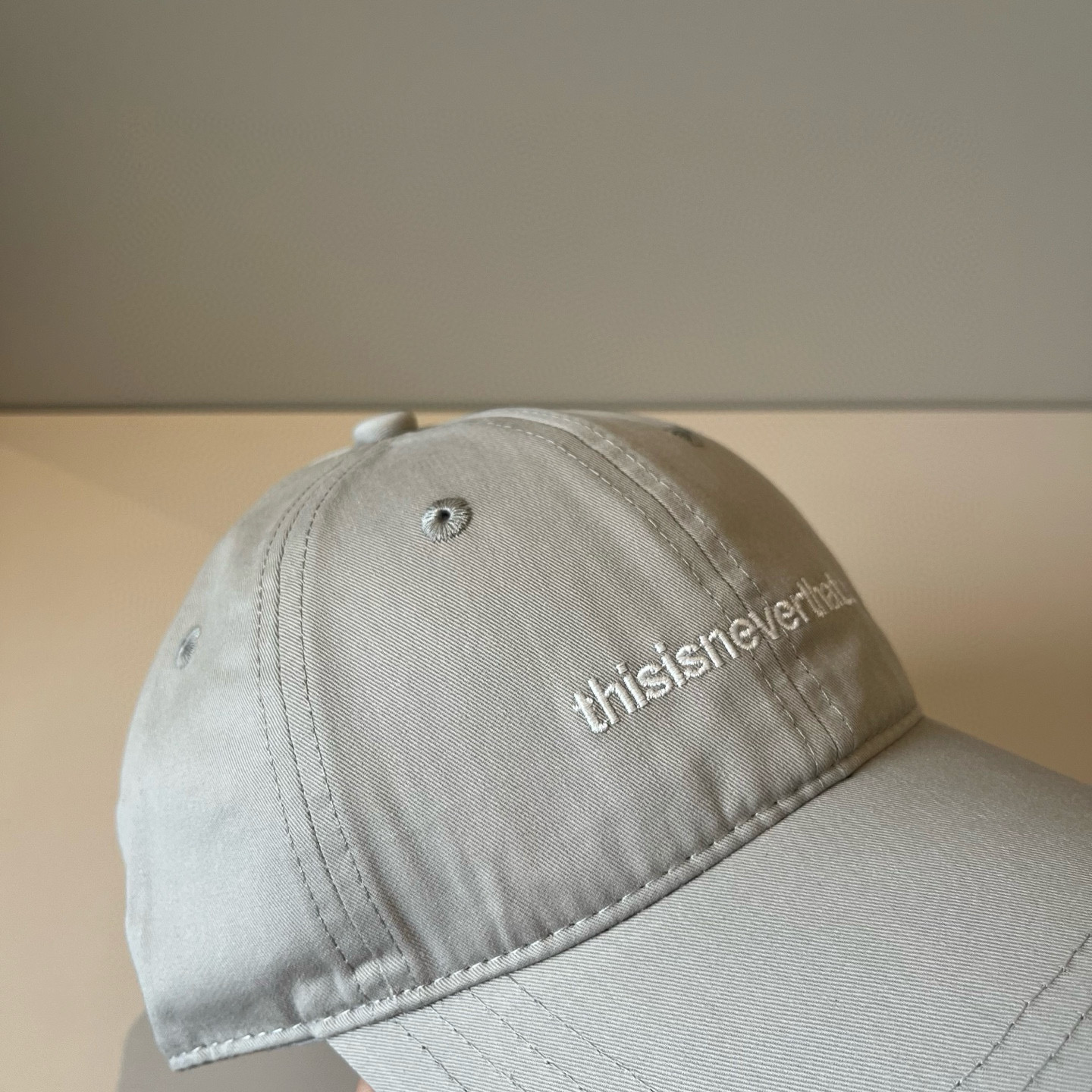 
潮牌🧢官网新品，棒球帽，原单品质火爆来袭 。🎩 工艺非常精美 高档大气上档次！低调奢华，方便携带！跑量