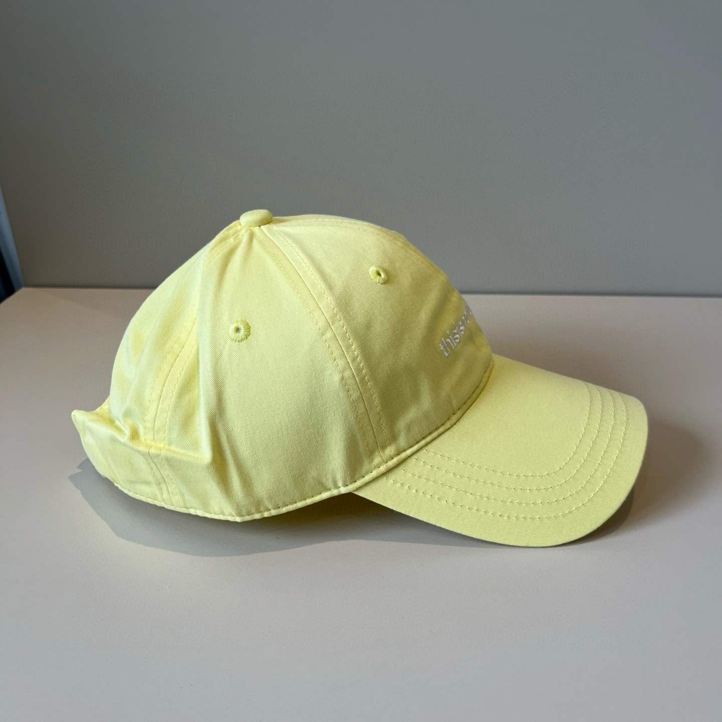 
潮牌🧢官网新品，棒球帽，原单品质火爆来袭 。🎩 工艺非常精美 高档大气上档次！低调奢华，方便携带！跑量