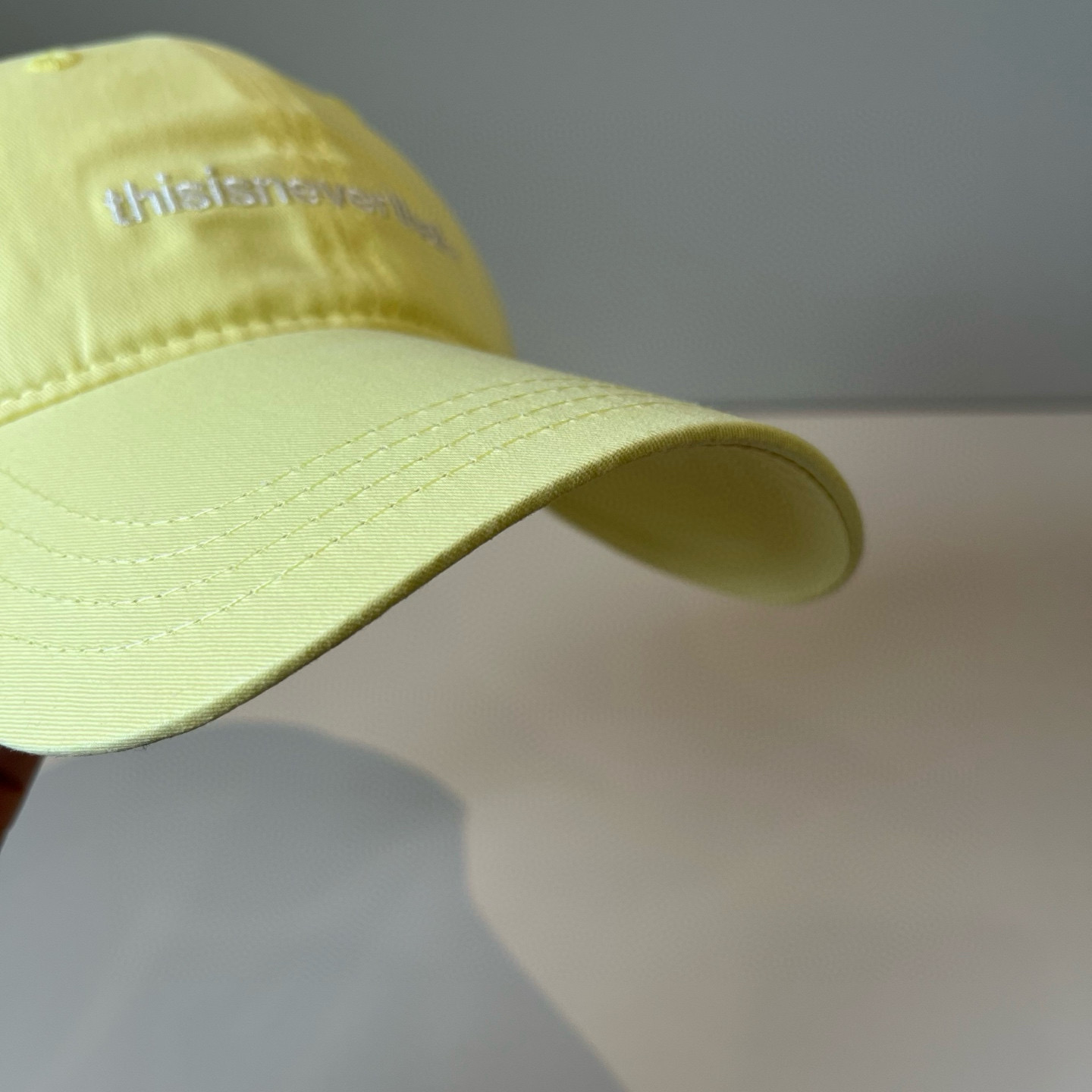 
潮牌🧢官网新品，棒球帽，原单品质火爆来袭 。🎩 工艺非常精美 高档大气上档次！低调奢华，方便携带！跑量