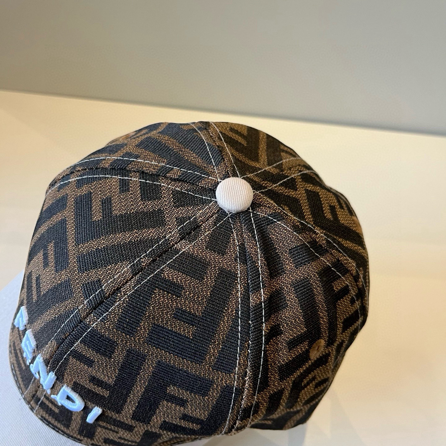  FENDI芬迪 老花系列棒球帽🧢 经典FF中古单品，气质穿搭单品，质量杠杠👍