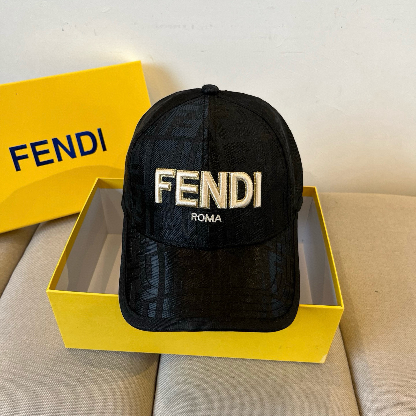  FENDI芬迪 老花系列棒球帽🧢 经典FF中古单品，气质穿搭单品，质量杠杠👍
