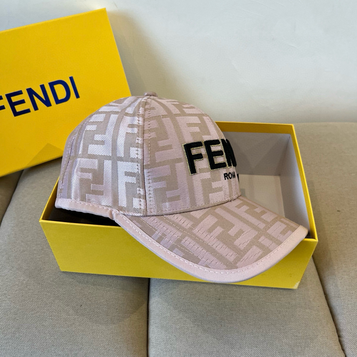  FENDI芬迪 老花系列棒球帽🧢 经典FF中古单品，气质穿搭单品，质量杠杠👍