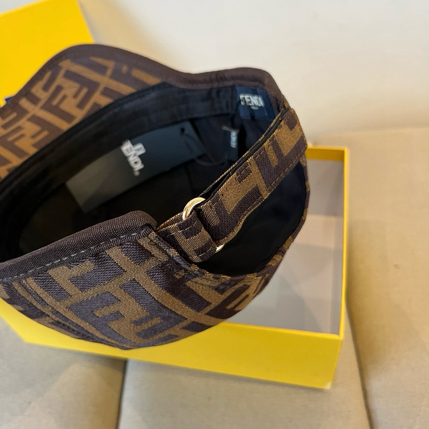  FENDI芬迪 老花系列棒球帽🧢 经典FF中古单品，气质穿搭单品，质量杠杠👍